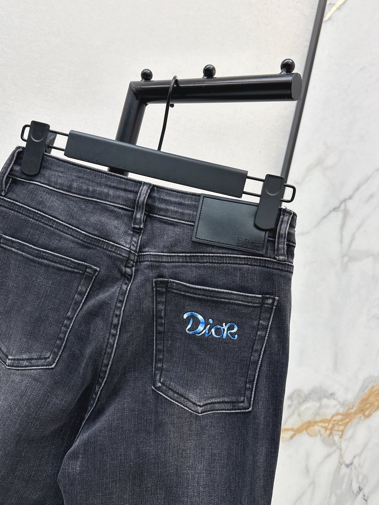 26SS New Slim-Fit Flared Jeans