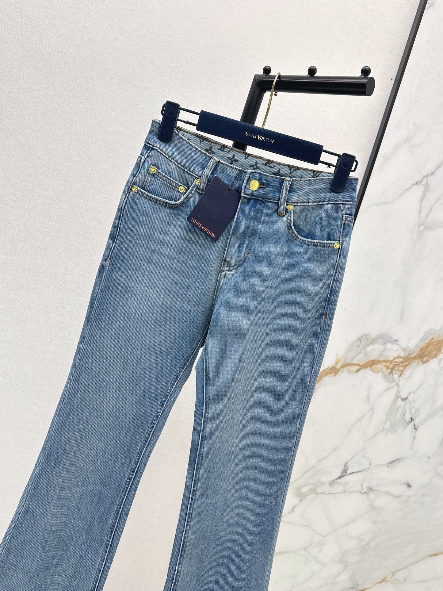 26SS Early Spring Latest Style: Slim-Fit Flared Jeans