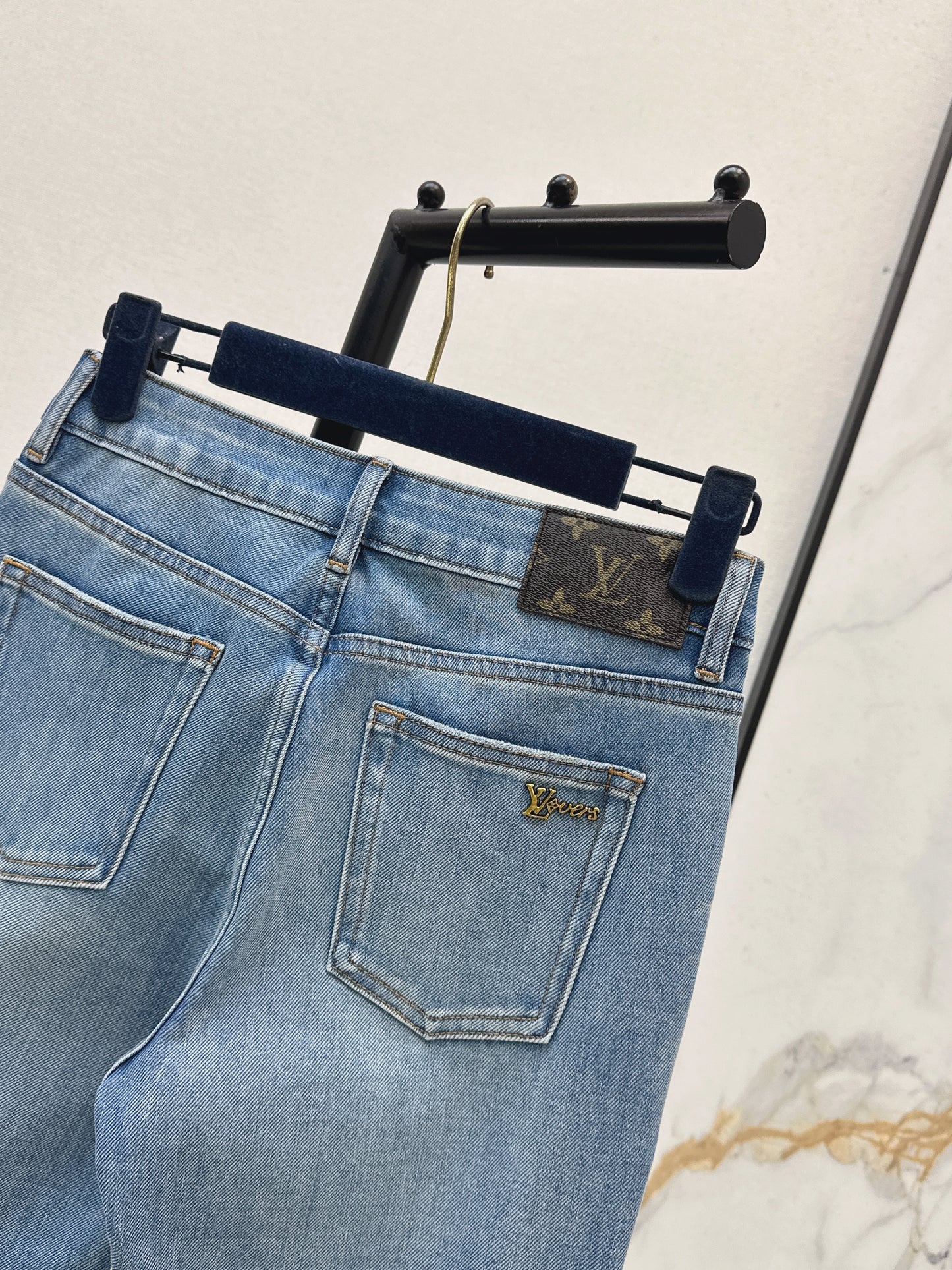 26SS Early Spring Latest Style: Slim-Fit Flared Jeans
