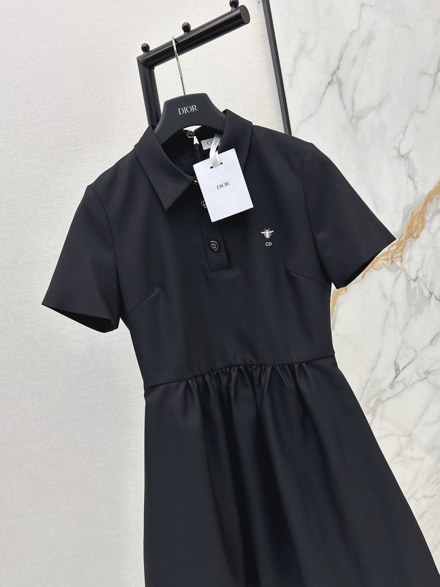 26SS Spring/Summer Latest Style: Bee-Embroidered Dress