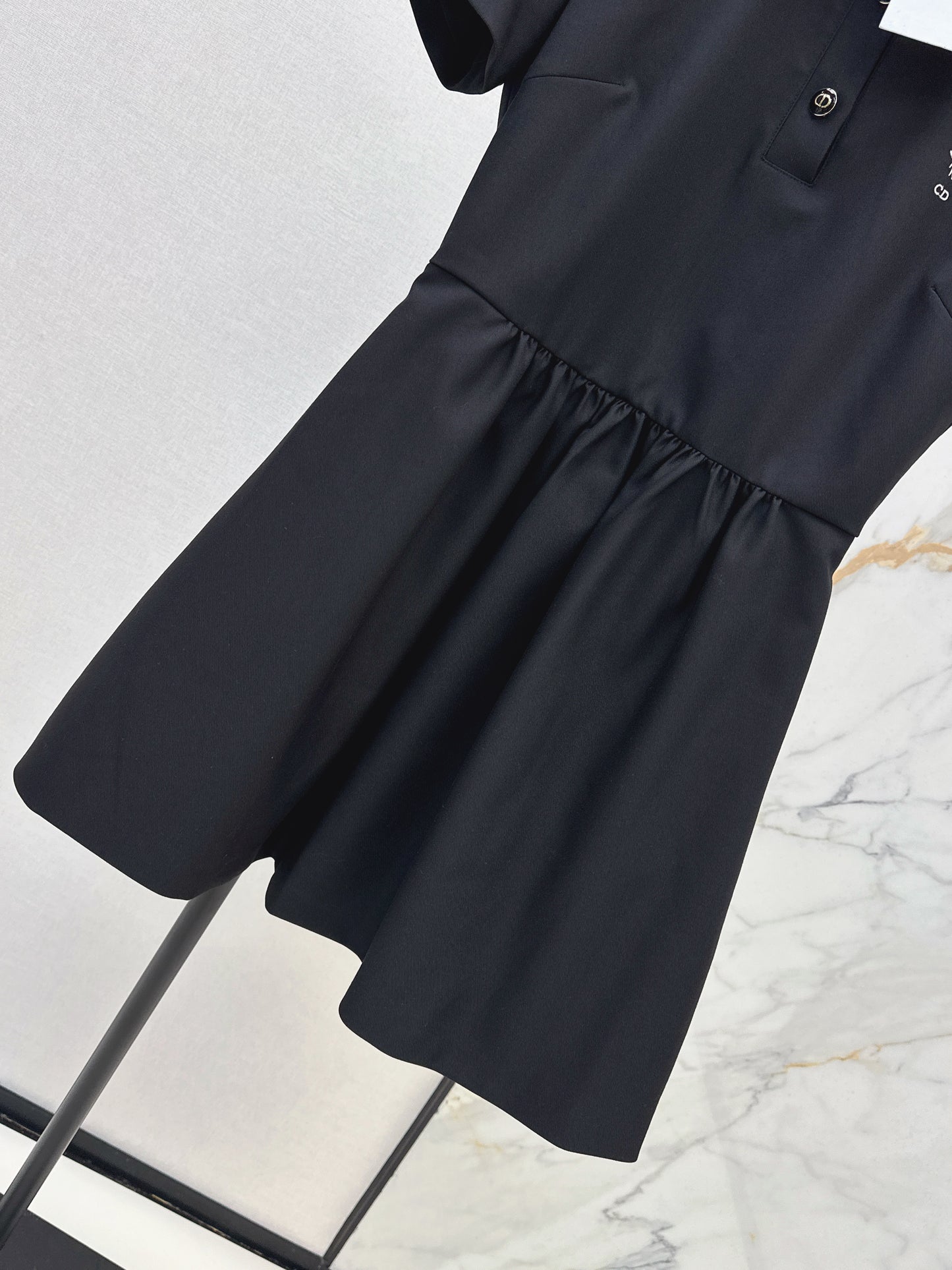 26SS Spring/Summer Latest Style: Bee-Embroidered Dress