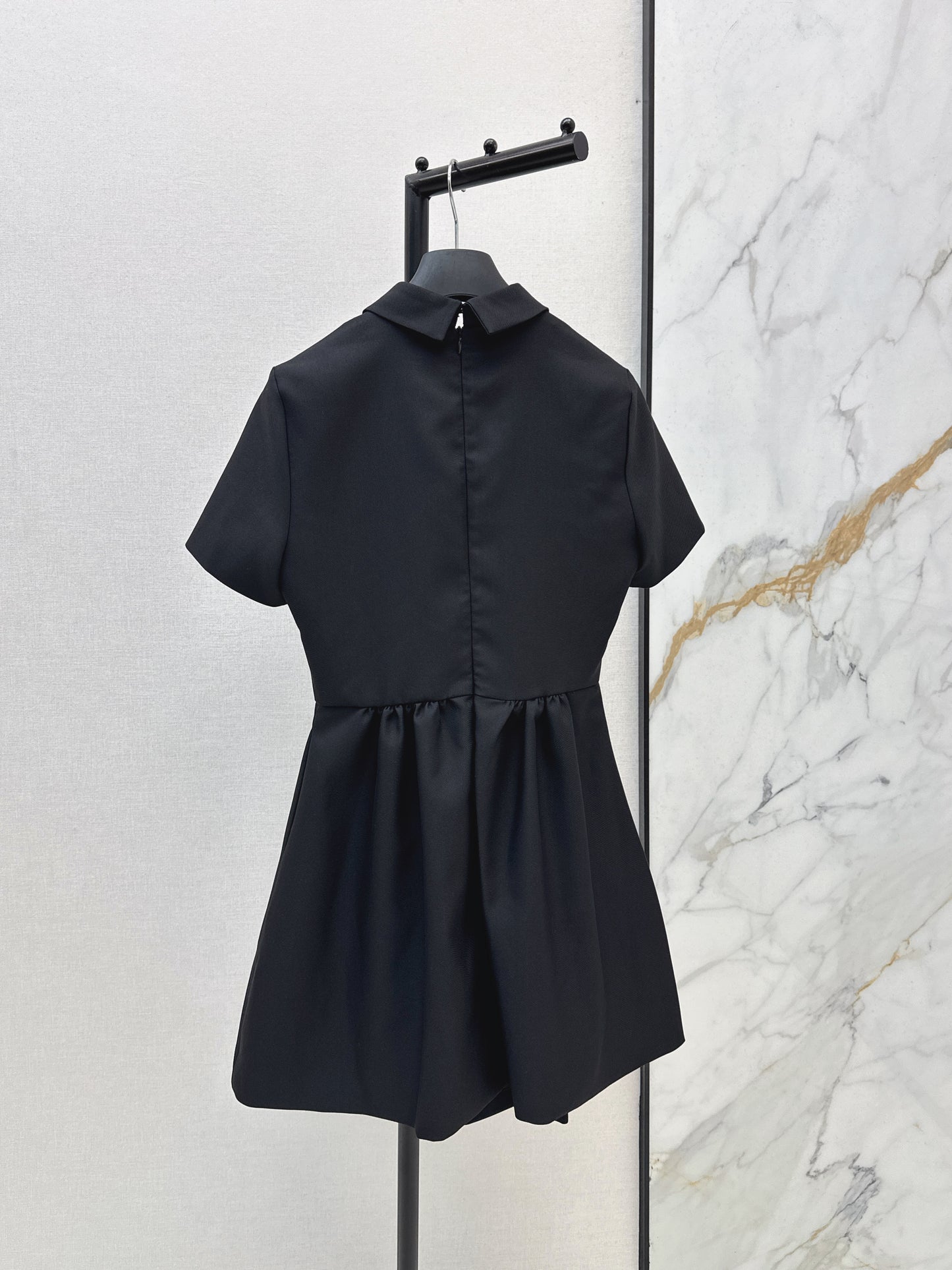26SS Spring/Summer Latest Style: Bee-Embroidered Dress
