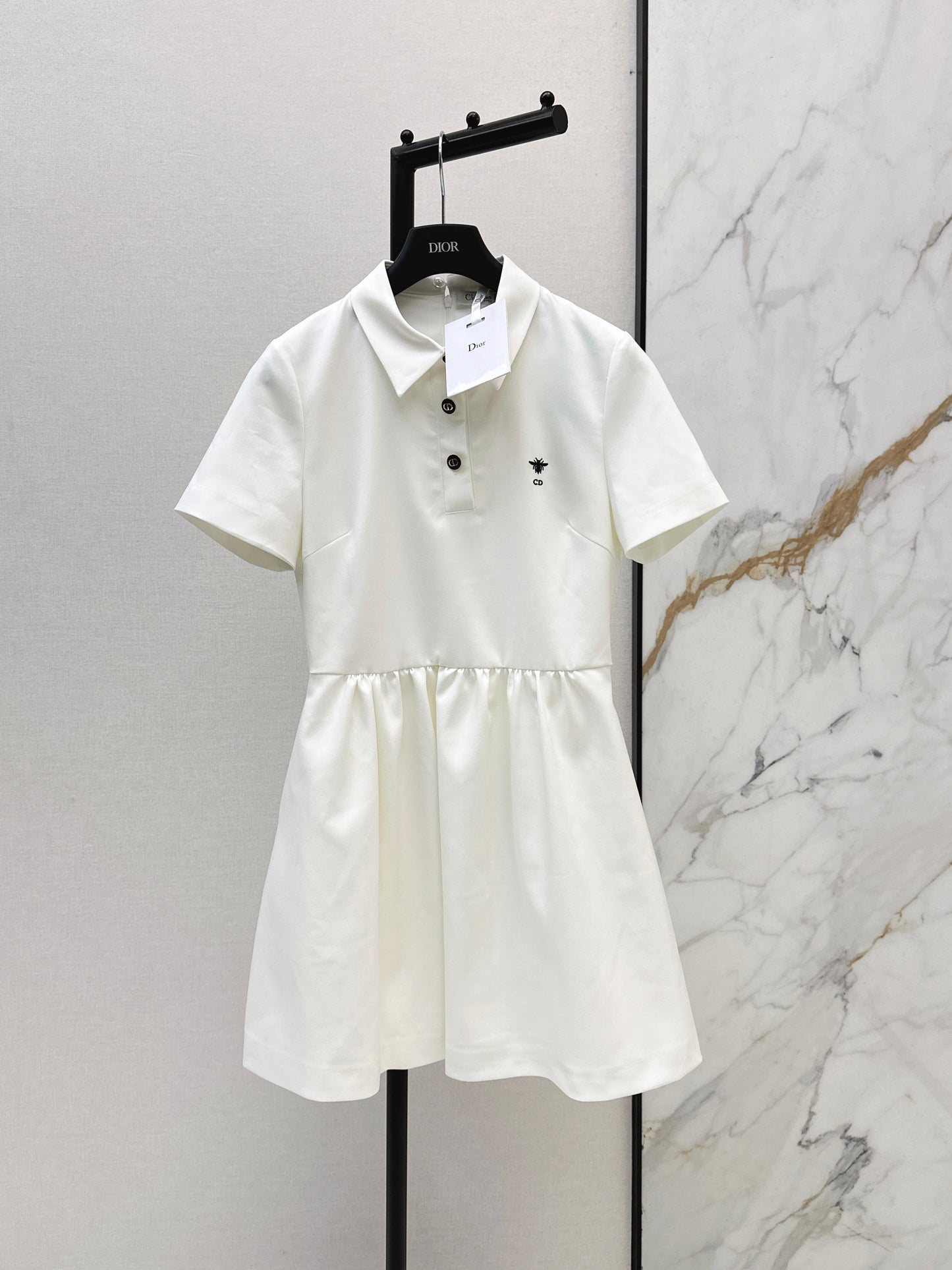 26SS Spring/Summer Latest Style: Bee-Embroidered Dress