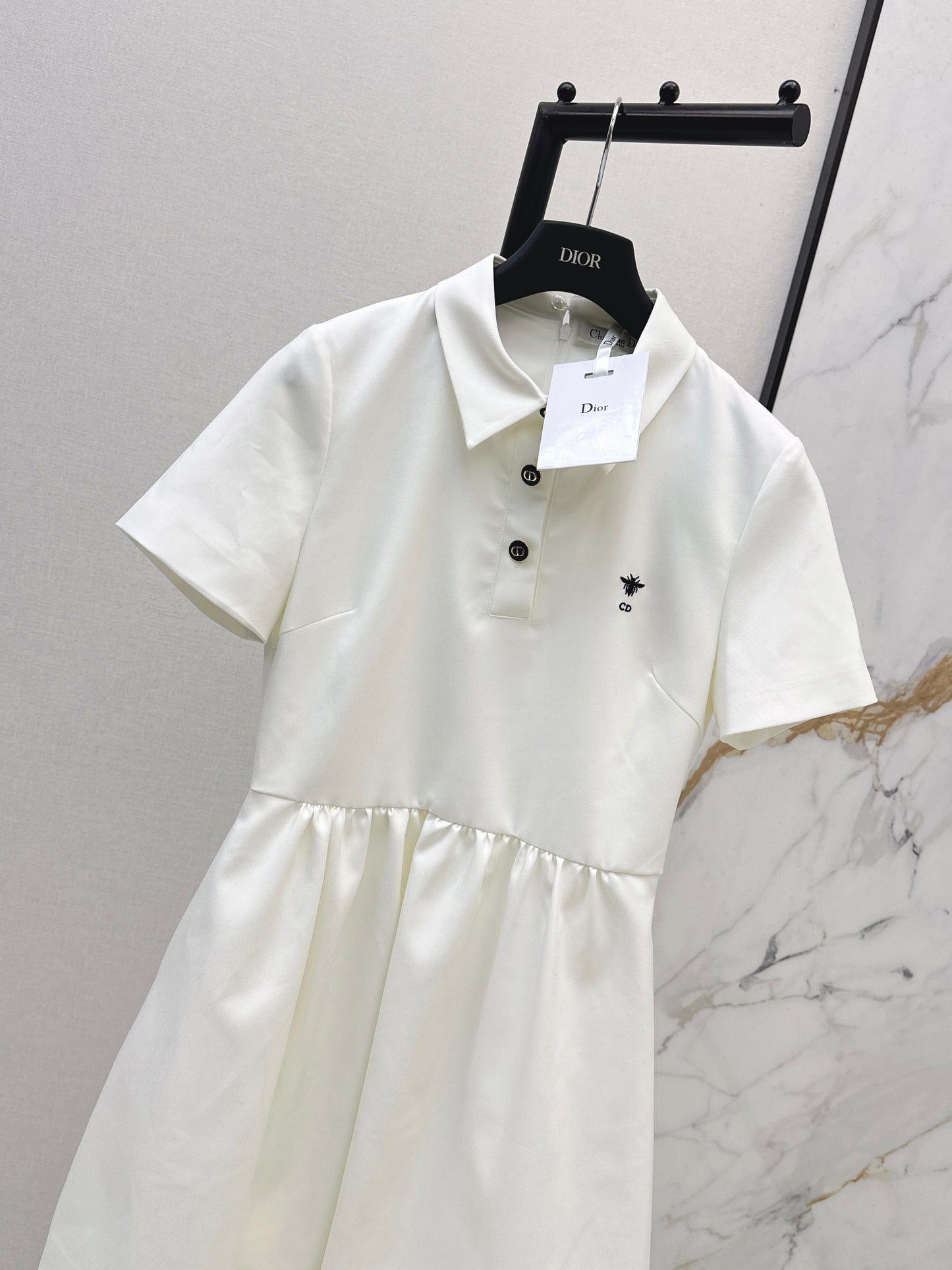 26SS Spring/Summer Latest Style: Bee-Embroidered Dress