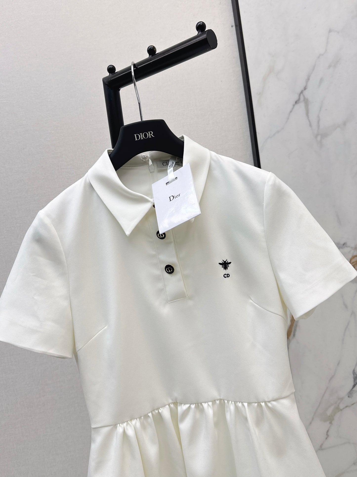 26SS Spring/Summer Latest Style: Bee-Embroidered Dress