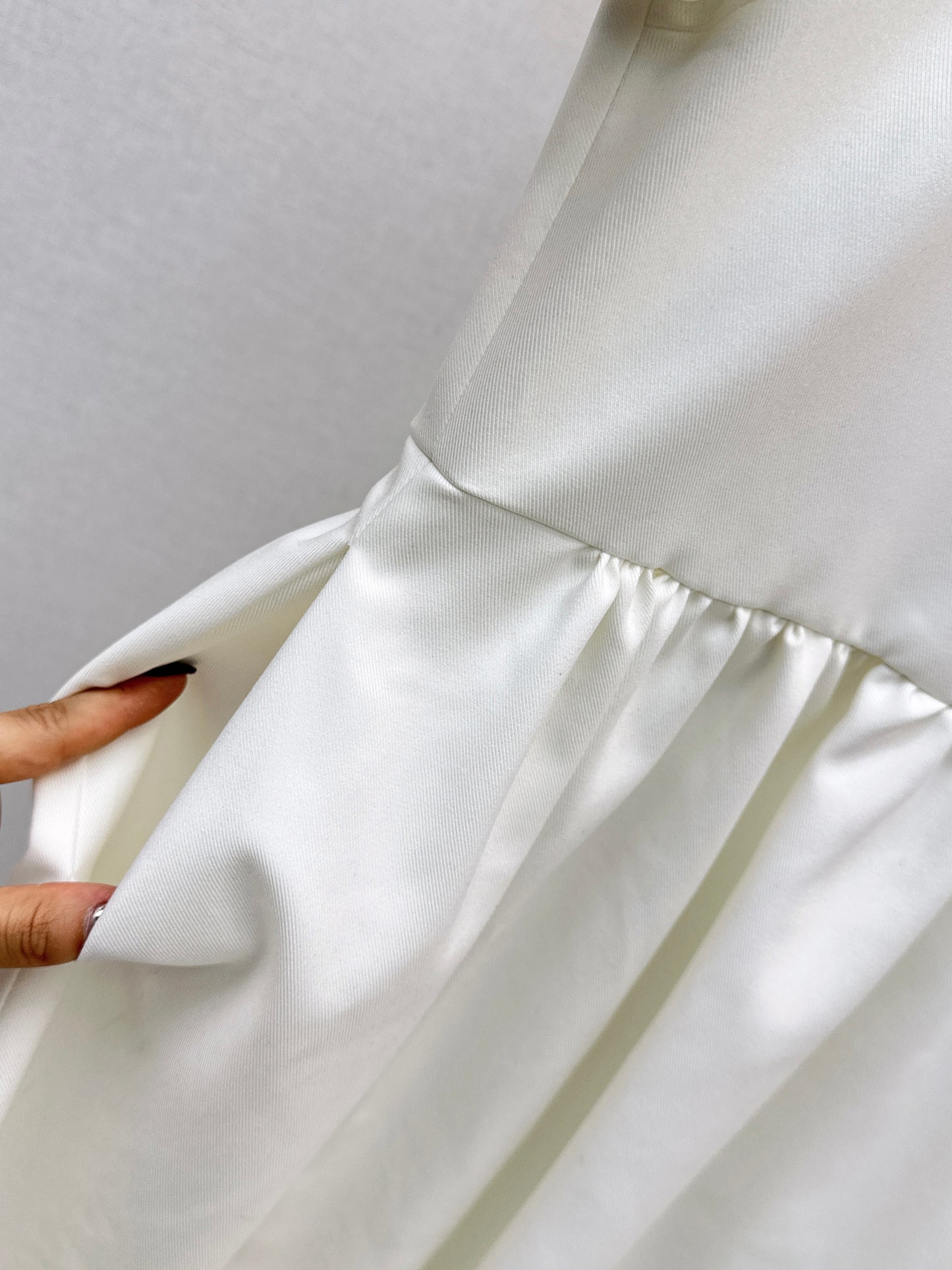 26SS Spring/Summer Latest Style: Bee-Embroidered Dress