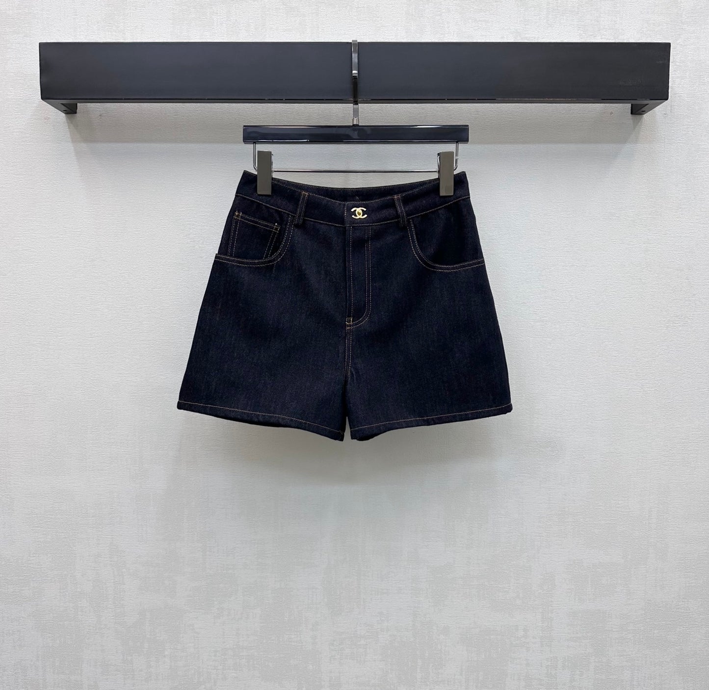 26SS New Embroidered Backpack Button Denim Shorts