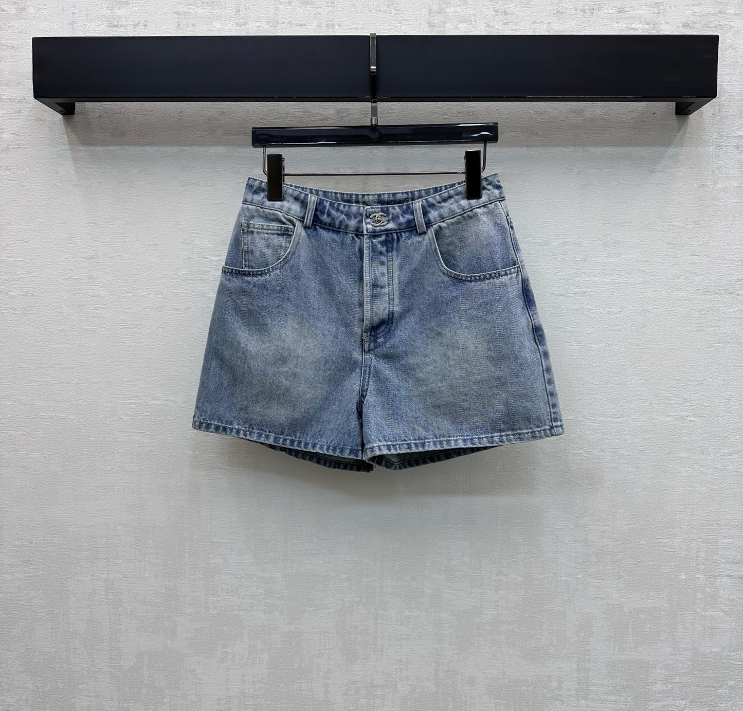 26SS New Embroidered Backpack Button Denim Shorts