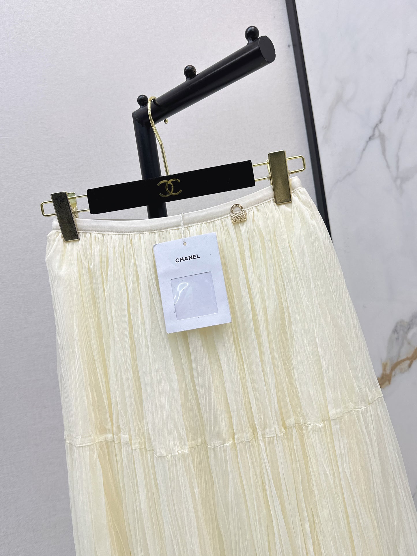 26SS New Arrival Diamond Pattern Pleated Mesh Skirt with Large Hem