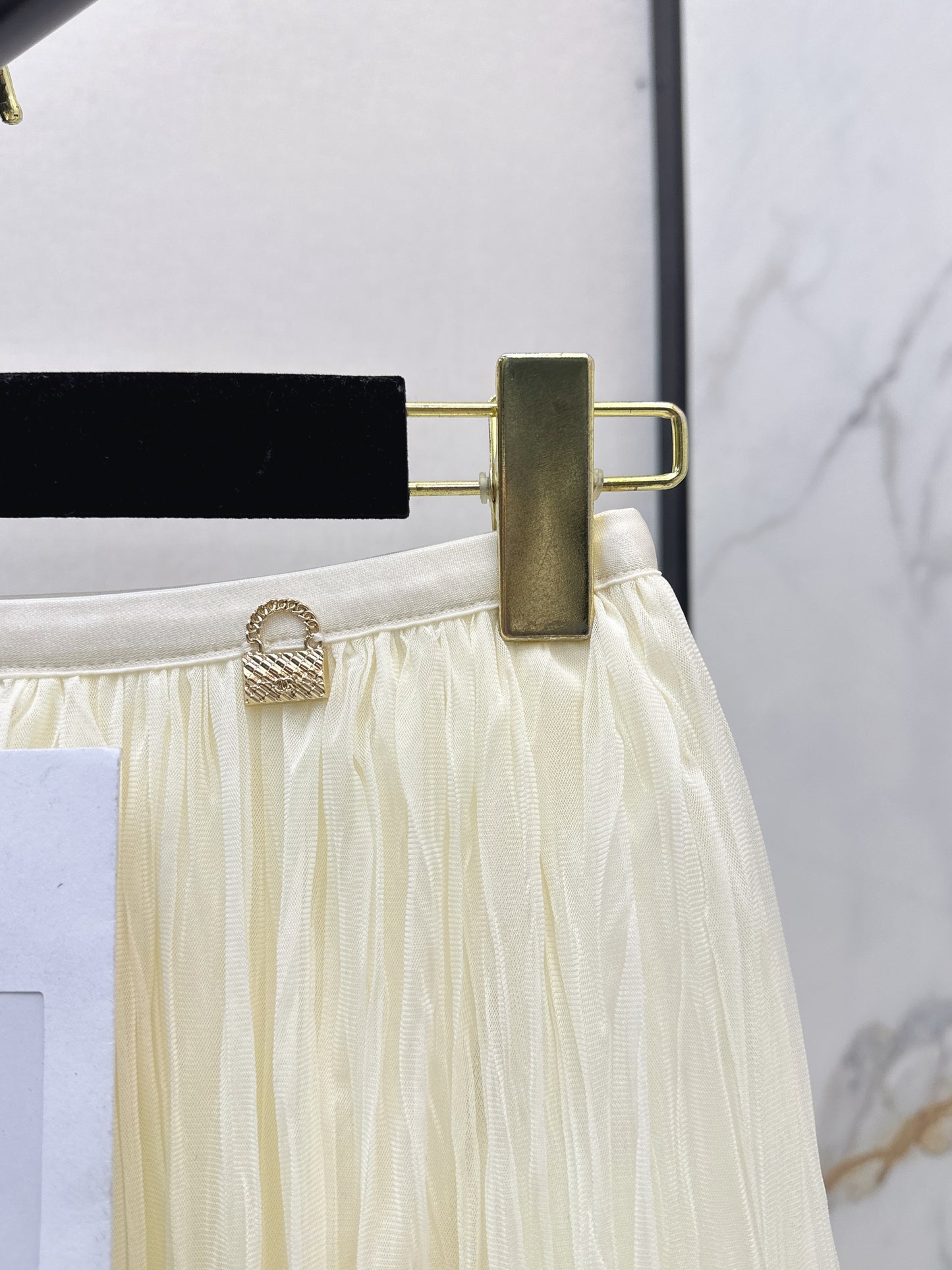 26SS New Arrival Diamond Pattern Pleated Mesh Skirt with Large Hem