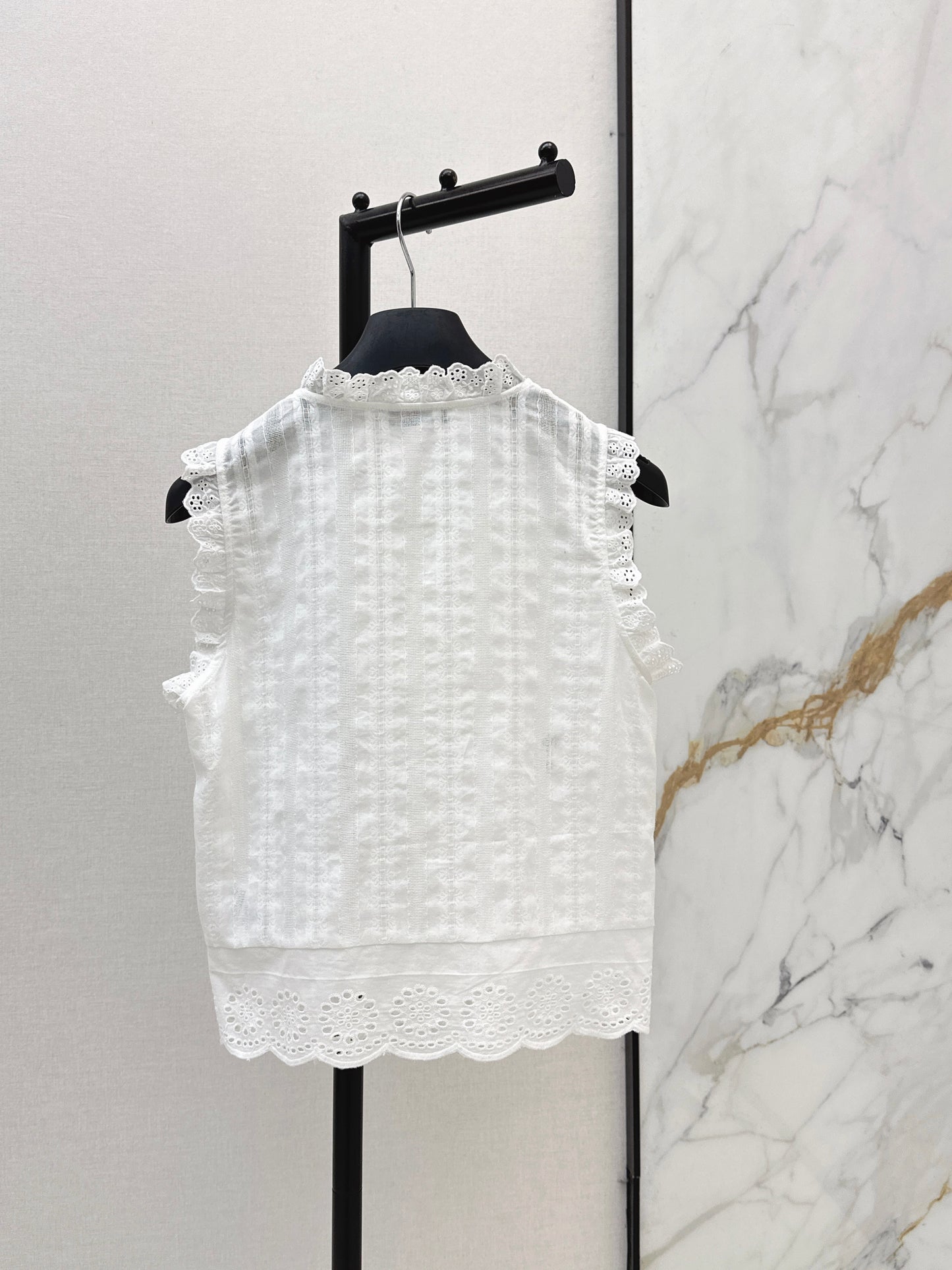 26SS NEW Bee Embroidery Ruffled Collar Sleeveless Shirt