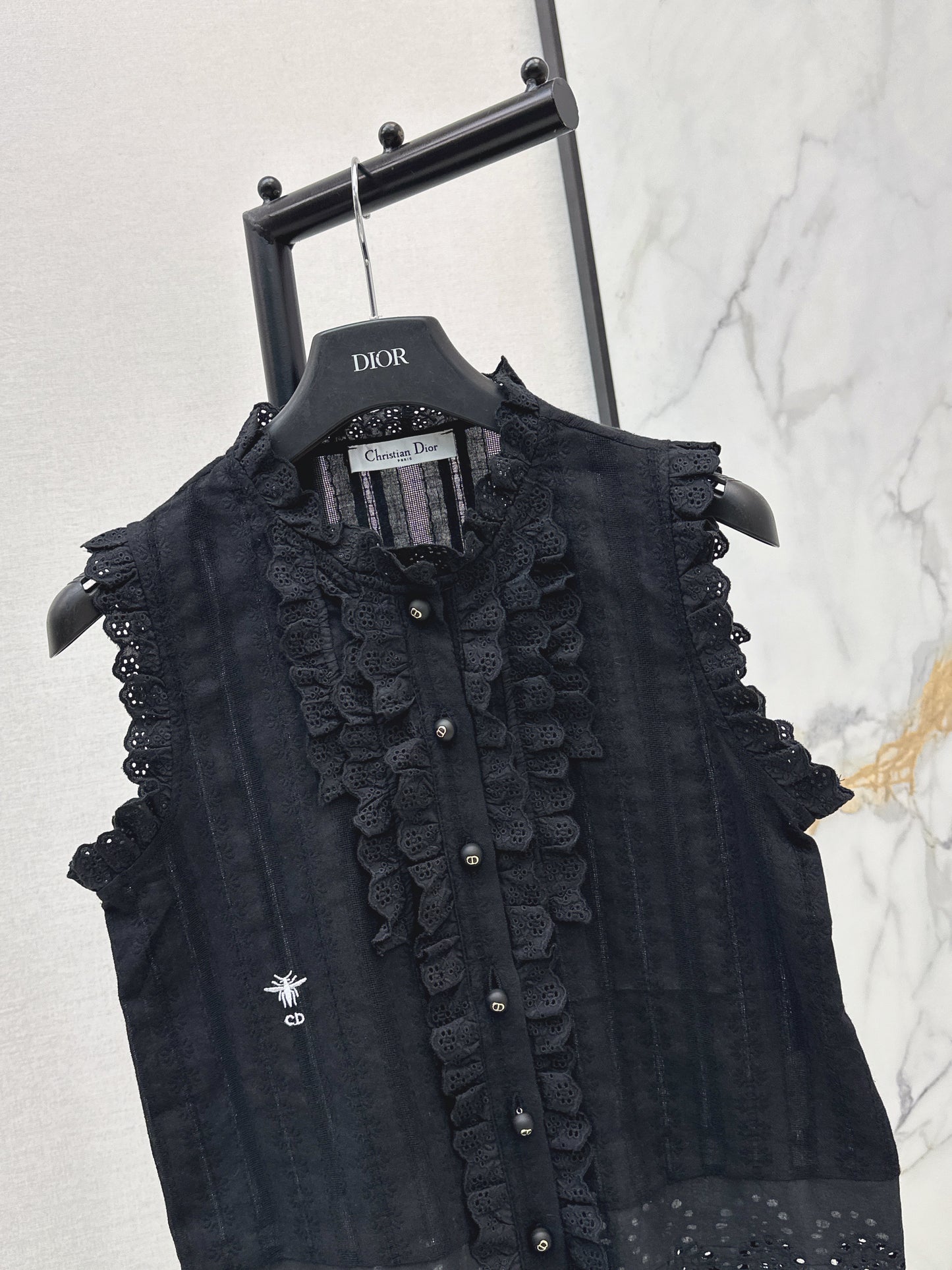 26SS NEW Bee Embroidery Ruffled Collar Sleeveless Shirt