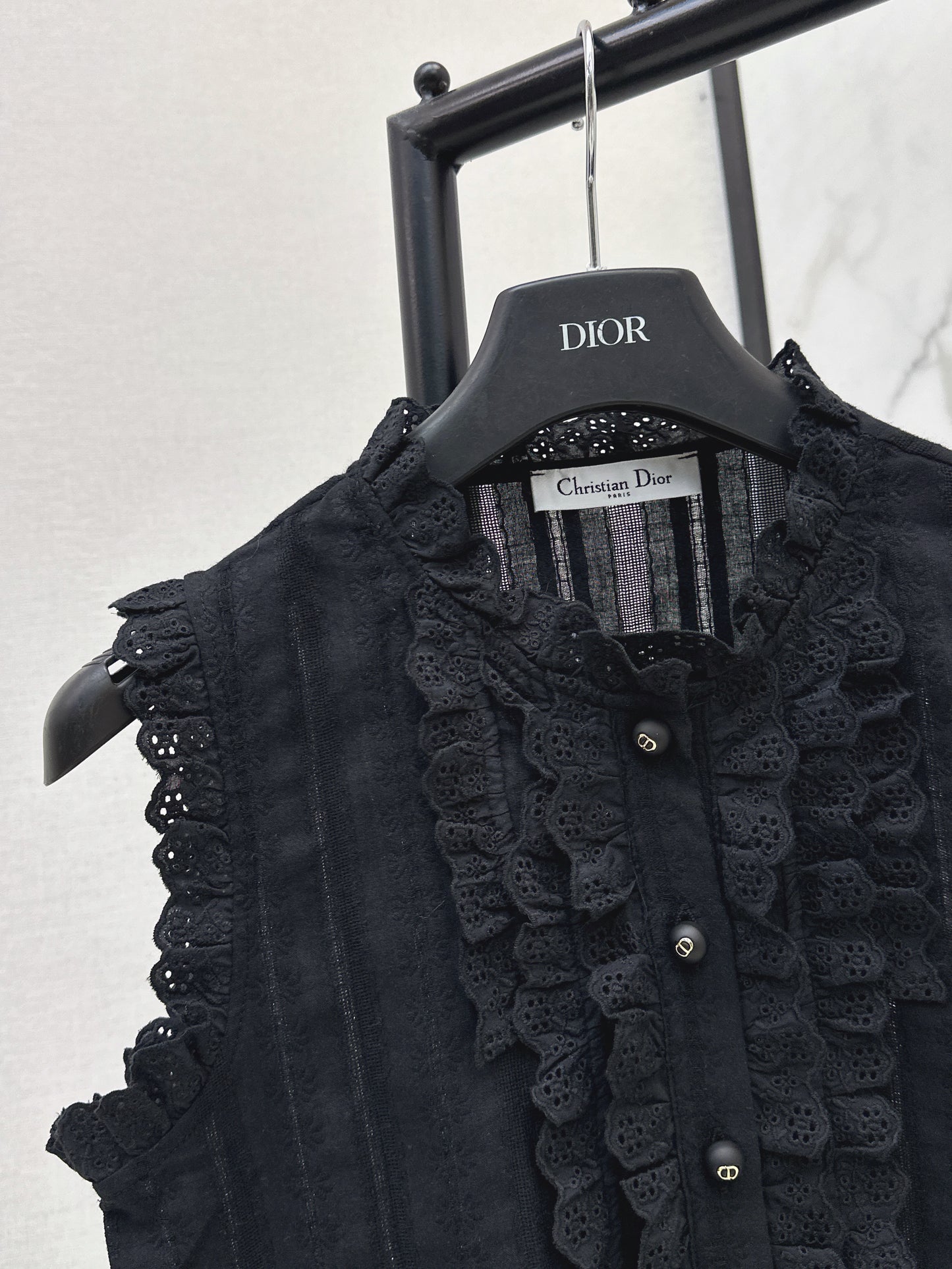 26SS NEW Bee Embroidery Ruffled Collar Sleeveless Shirt