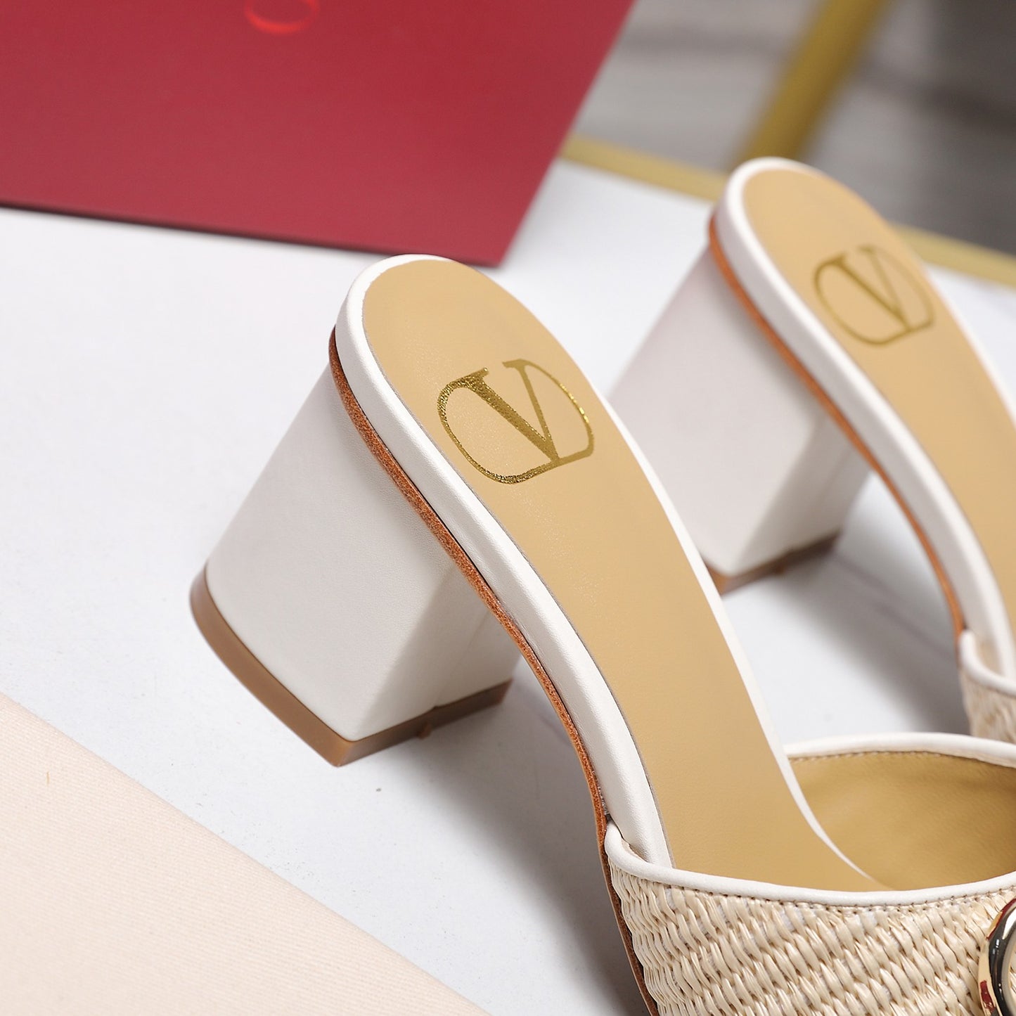 26SS runway style mid-heel sandals