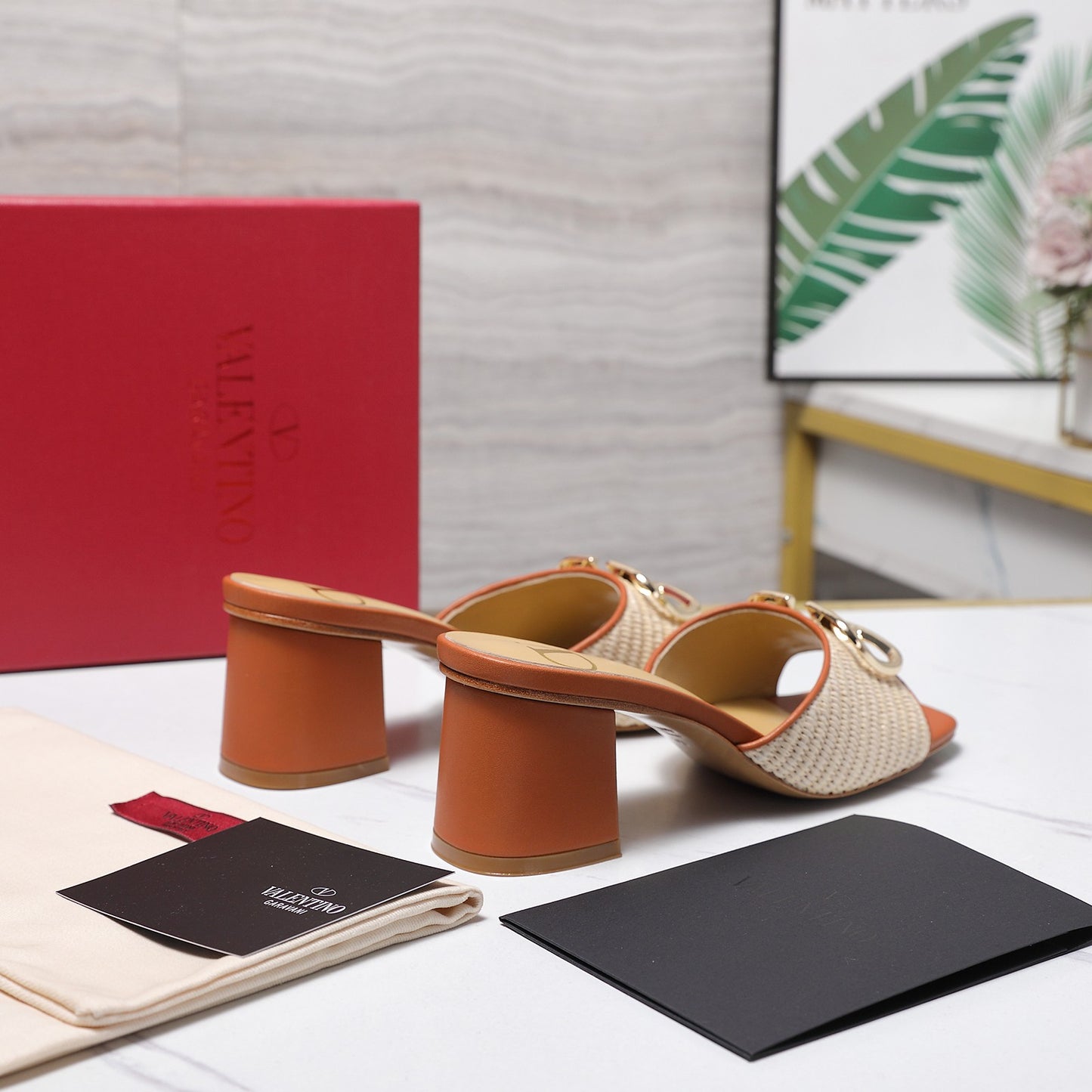 26SS runway style mid-heel sandals