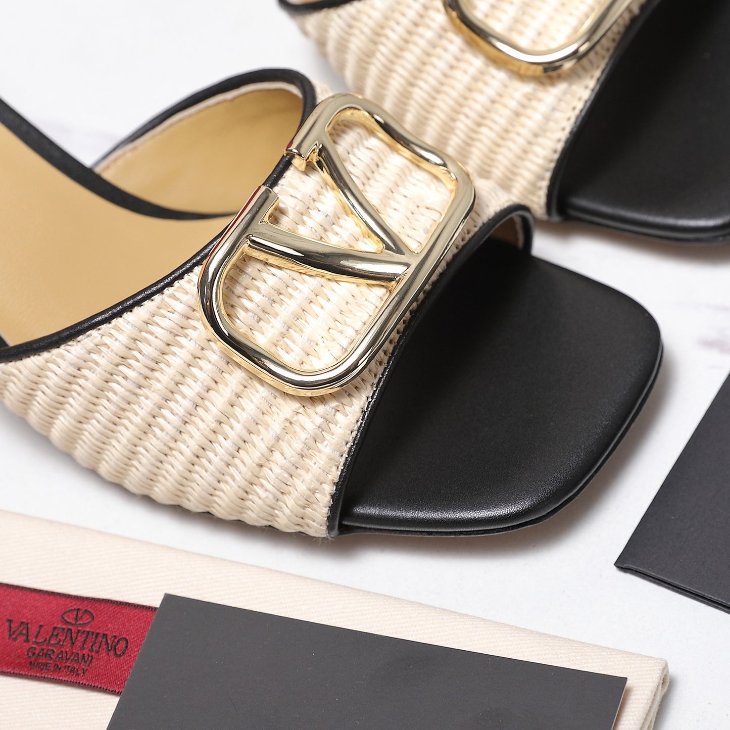 26SS runway style mid-heel sandals