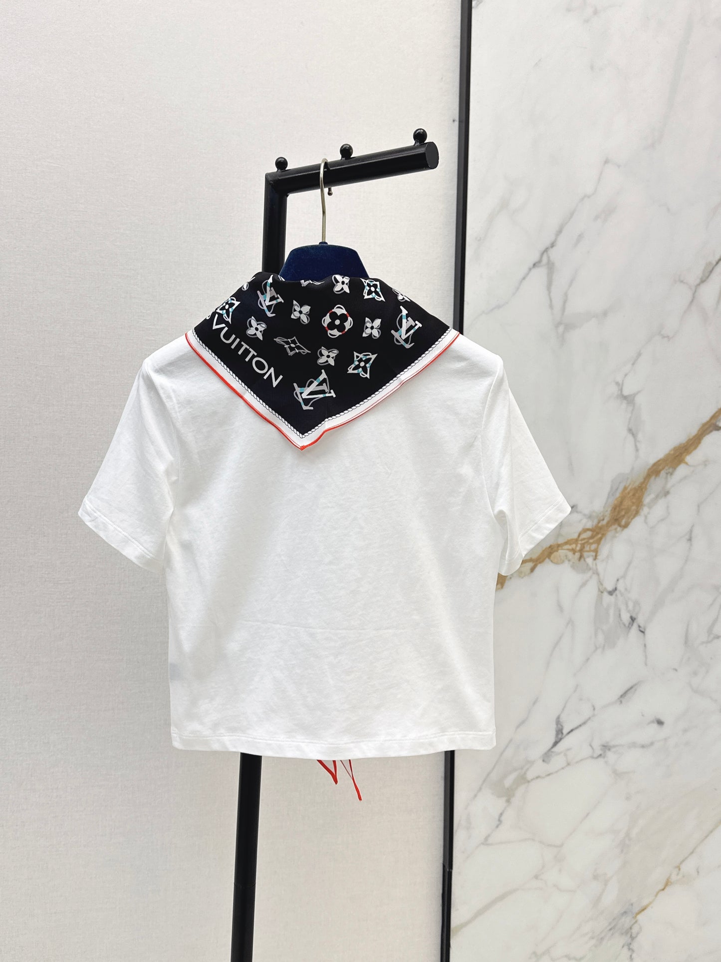 26SS New Arrival: Short-Length T-Shirt with Printed Silk Scarf Embellishment
