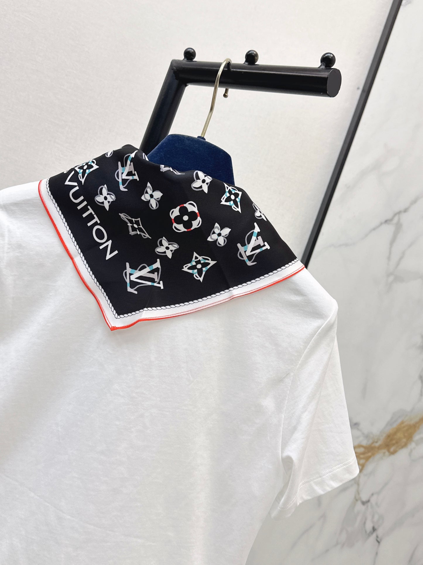 26SS New Arrival: Short-Length T-Shirt with Printed Silk Scarf Embellishment