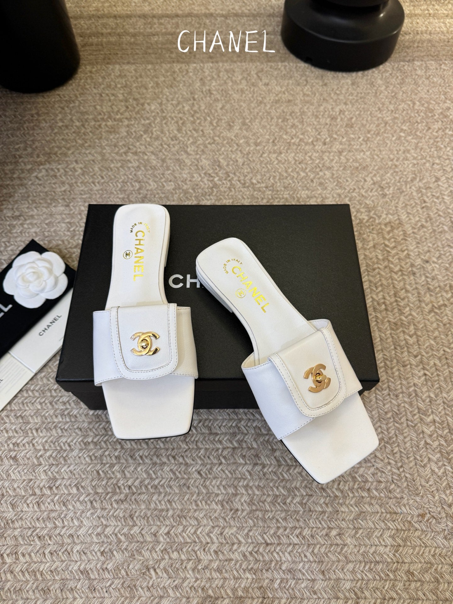 26SS Square-Toe Slides
