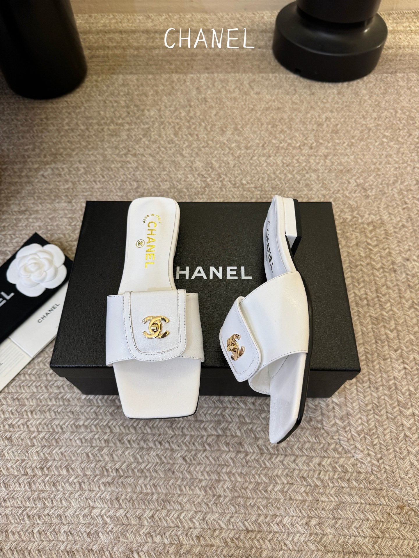 26SS Square-Toe Slides