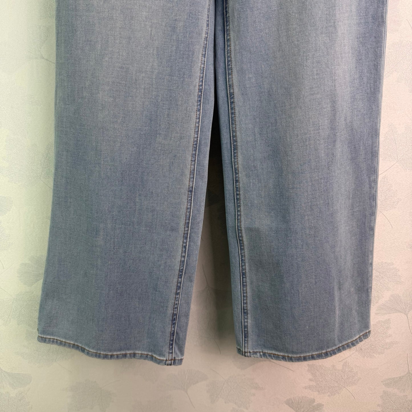 2026 New High-Waisted Wide-Leg Jeans