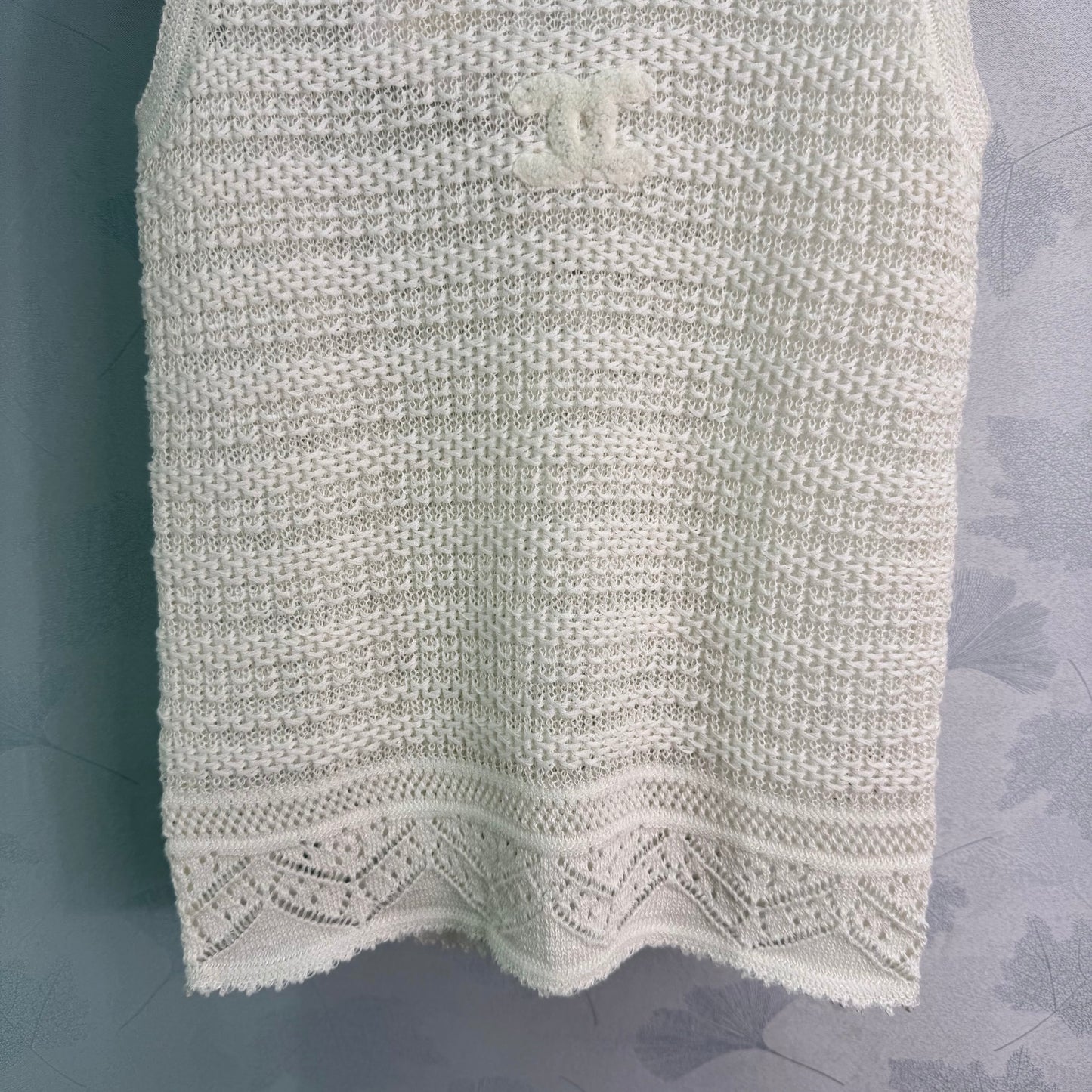 26  New White Open-Knit Vest