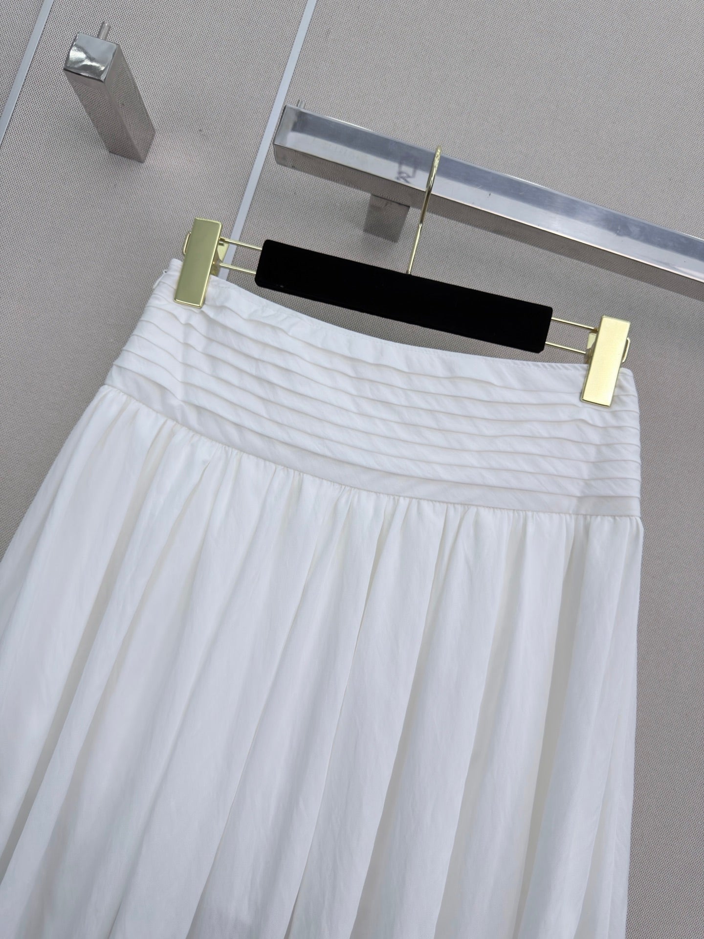 26SS New Arrival: High-Waisted Skirt