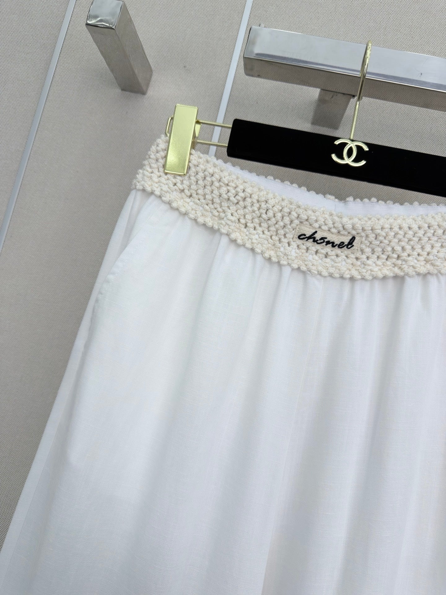 26SS New Arrival: Wide-Leg Trousers with Contrast-Color Waist Design