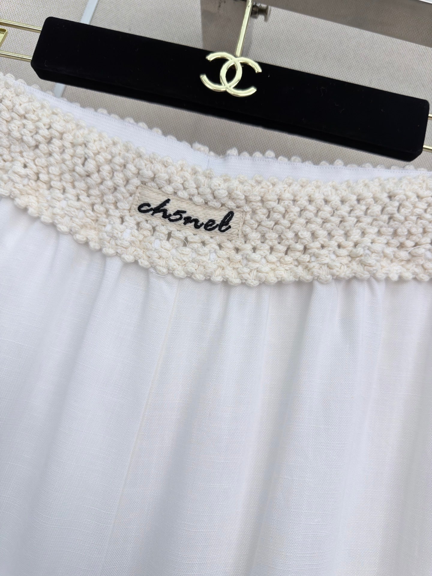 26SS New Arrival: Wide-Leg Trousers with Contrast-Color Waist Design