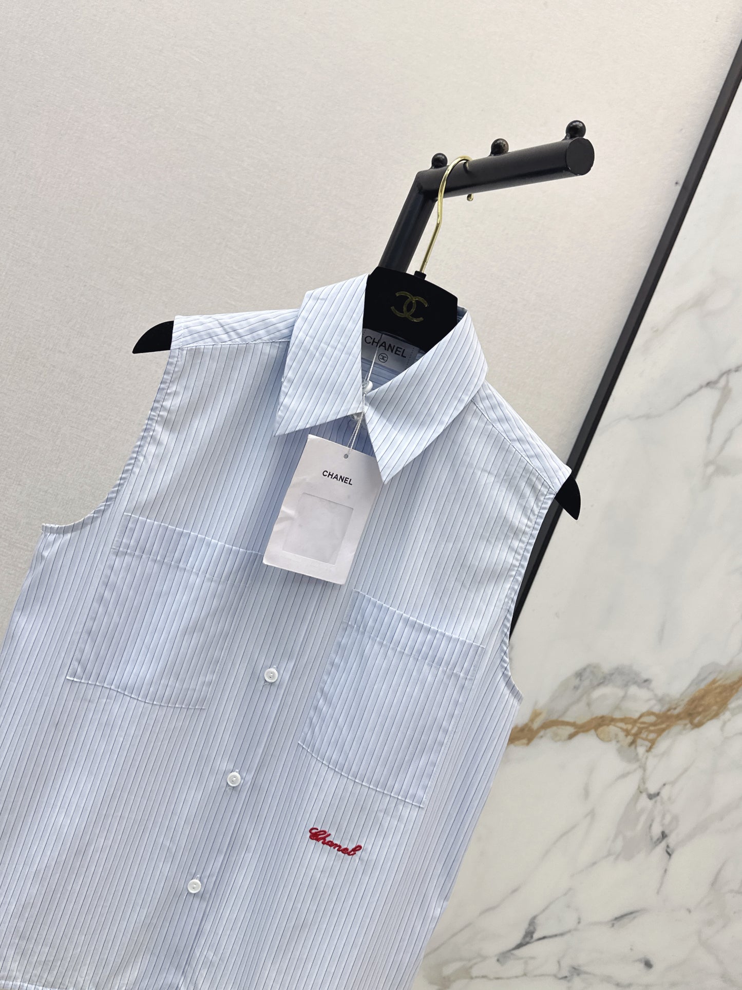 26SS — New French-Style Sleeveless Shirt with Pearl Buttons
