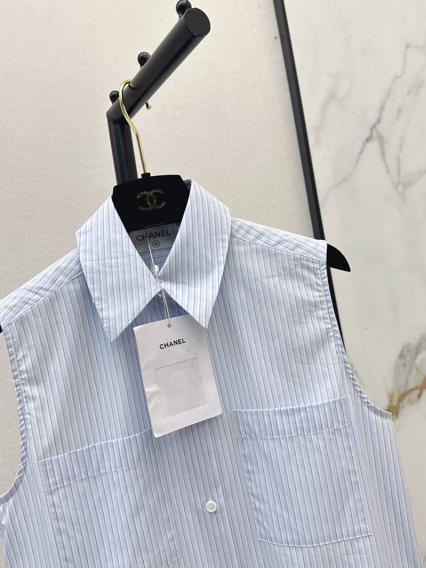 26SS — New French-Style Sleeveless Shirt with Pearl Buttons