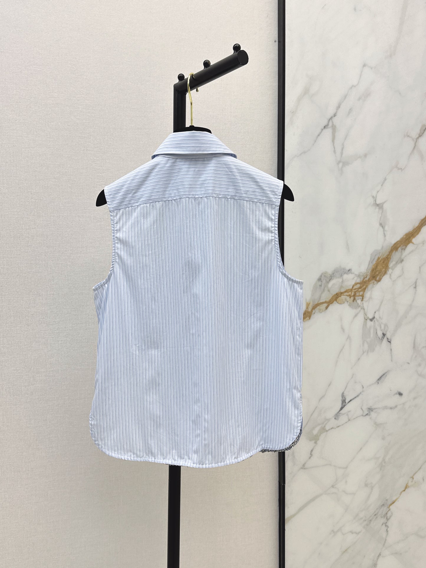 26SS — New French-Style Sleeveless Shirt with Pearl Buttons