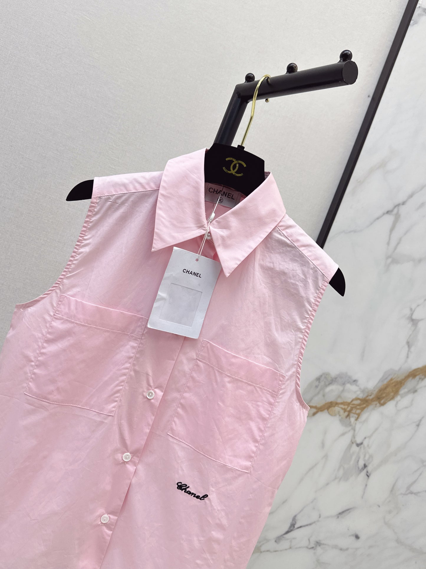 26SS — New French-Style Sleeveless Shirt with Pearl Buttons