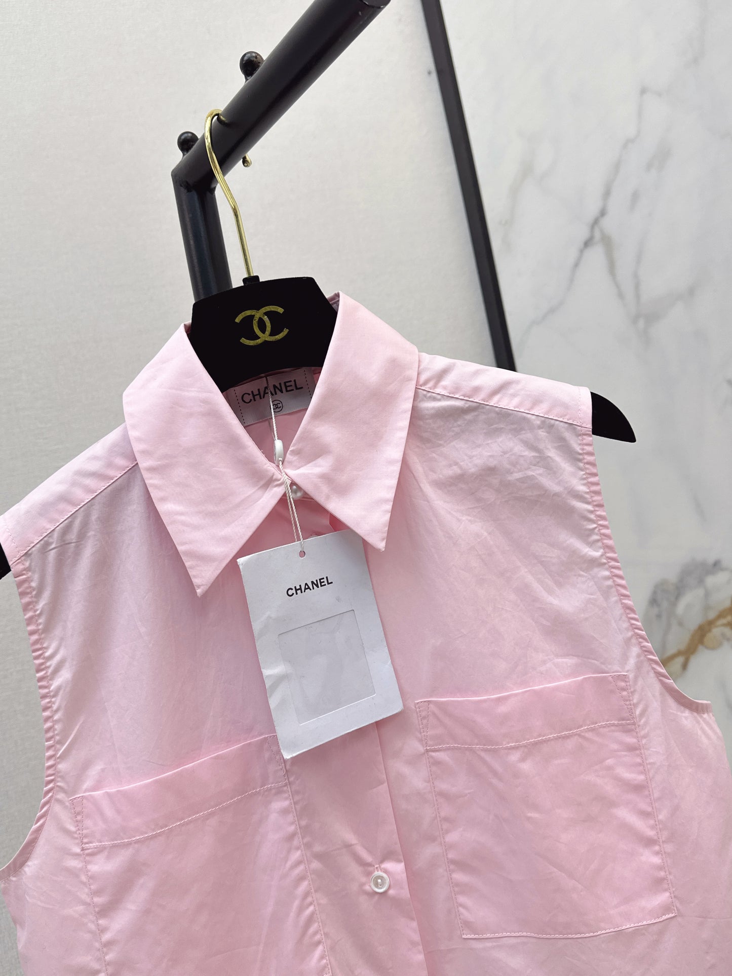 26SS — New French-Style Sleeveless Shirt with Pearl Buttons