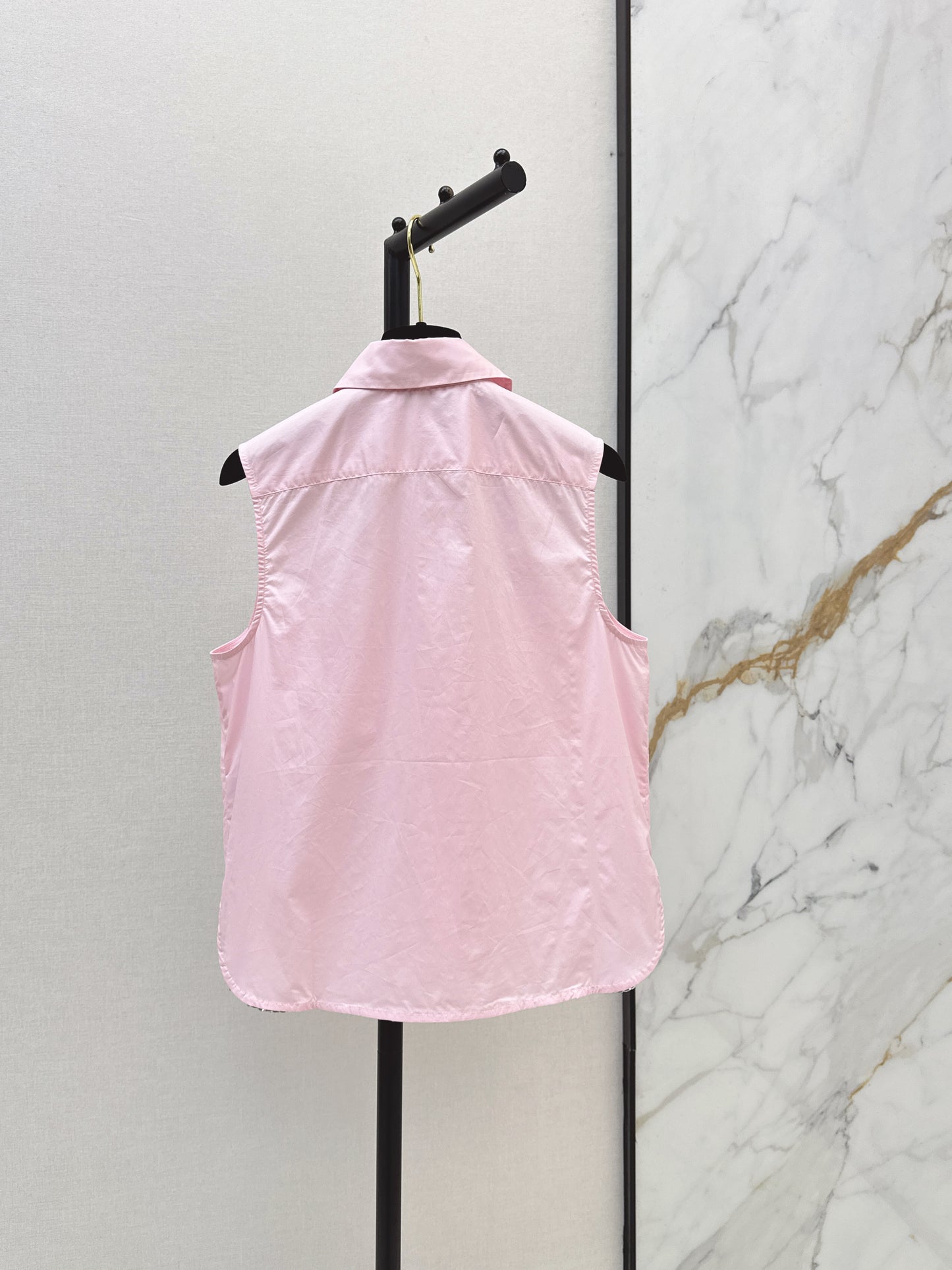 26SS — New French-Style Sleeveless Shirt with Pearl Buttons