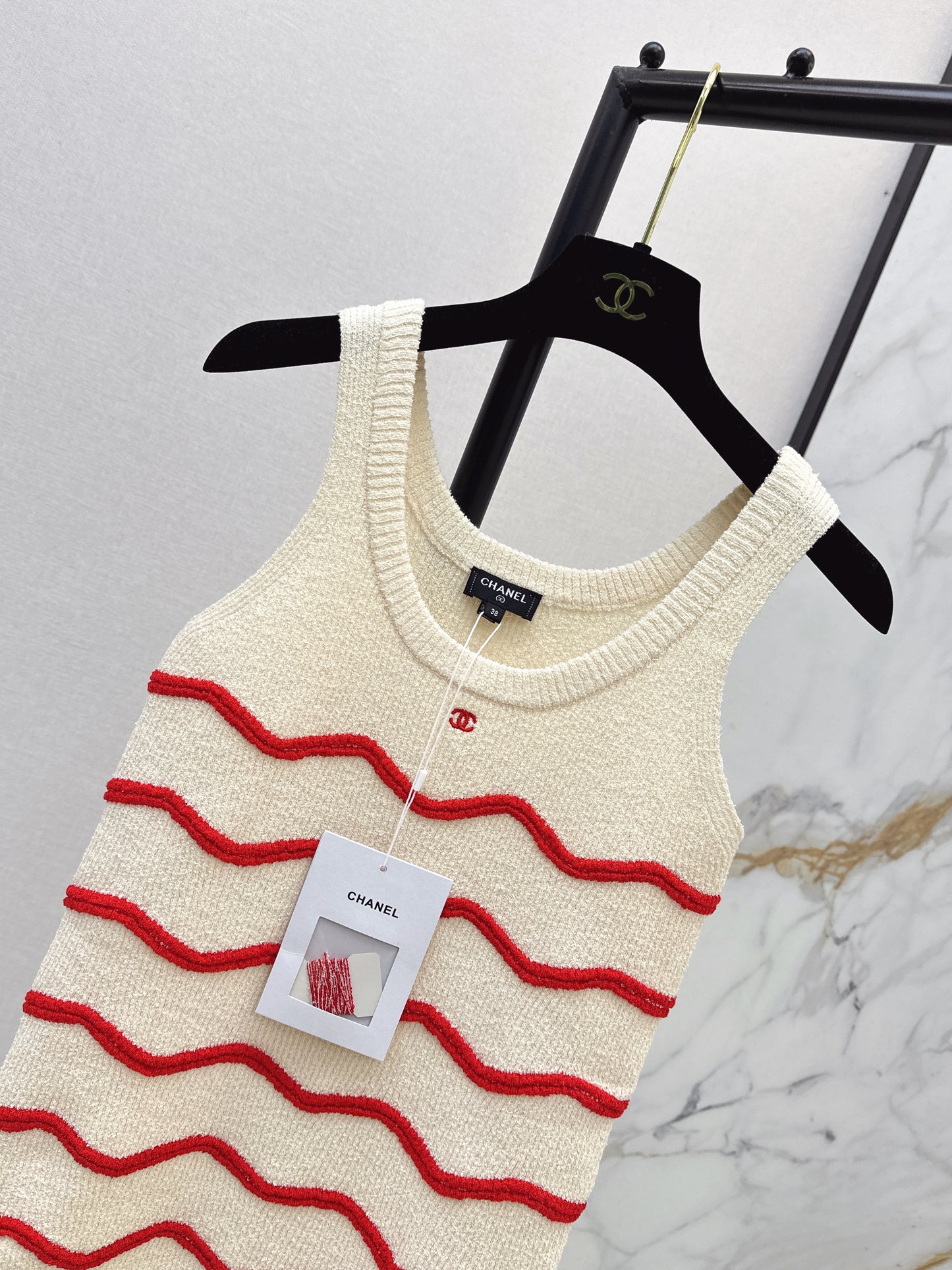 26SS — Wavy Stripe Knitted Vest