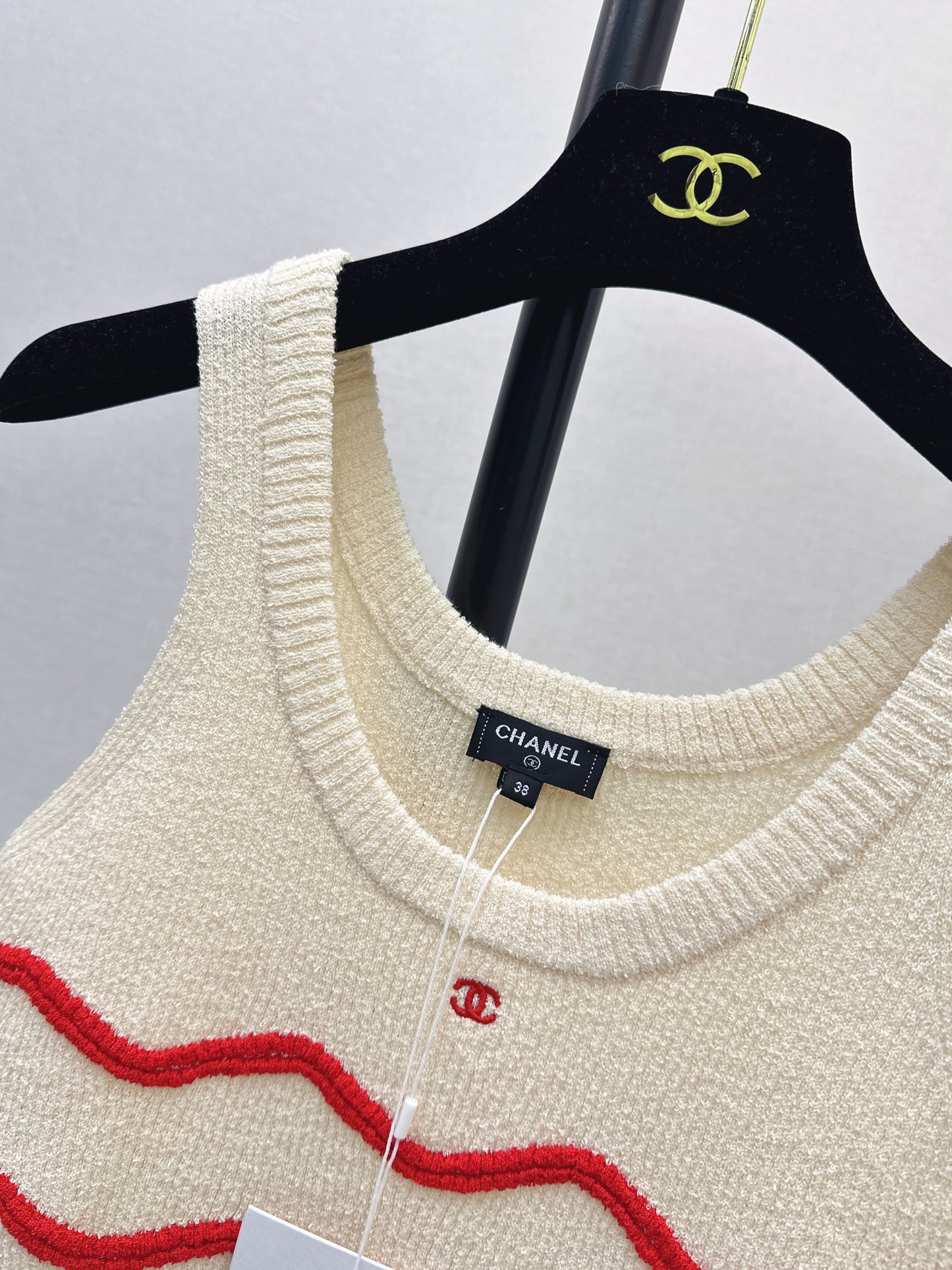 26SS — Wavy Stripe Knitted Vest
