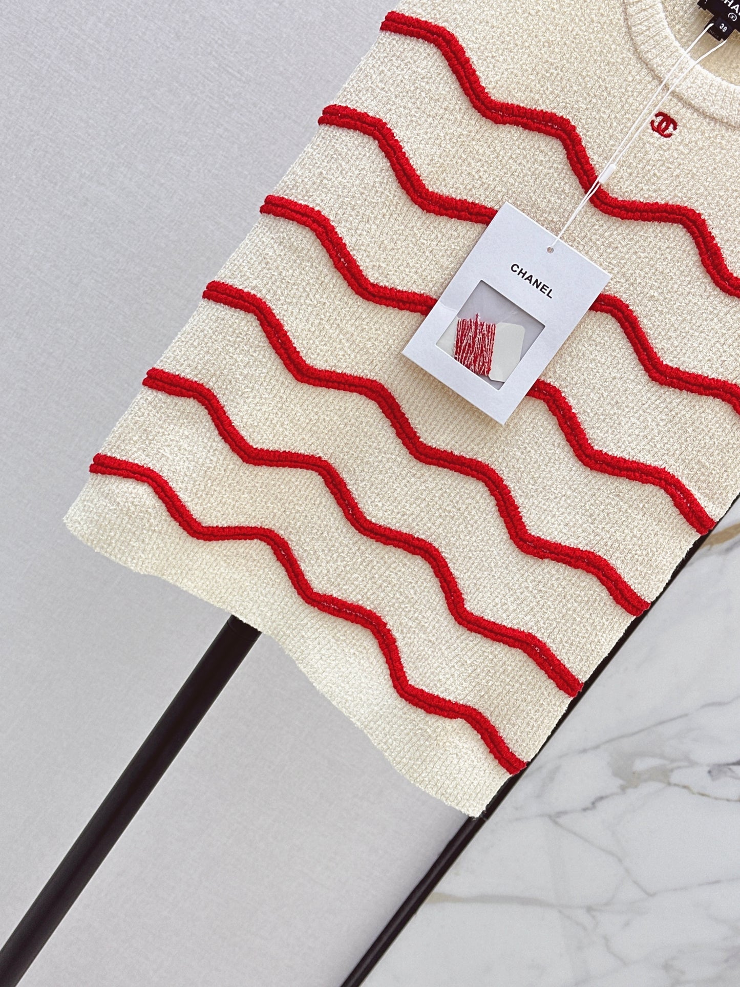 26SS — Wavy Stripe Knitted Vest