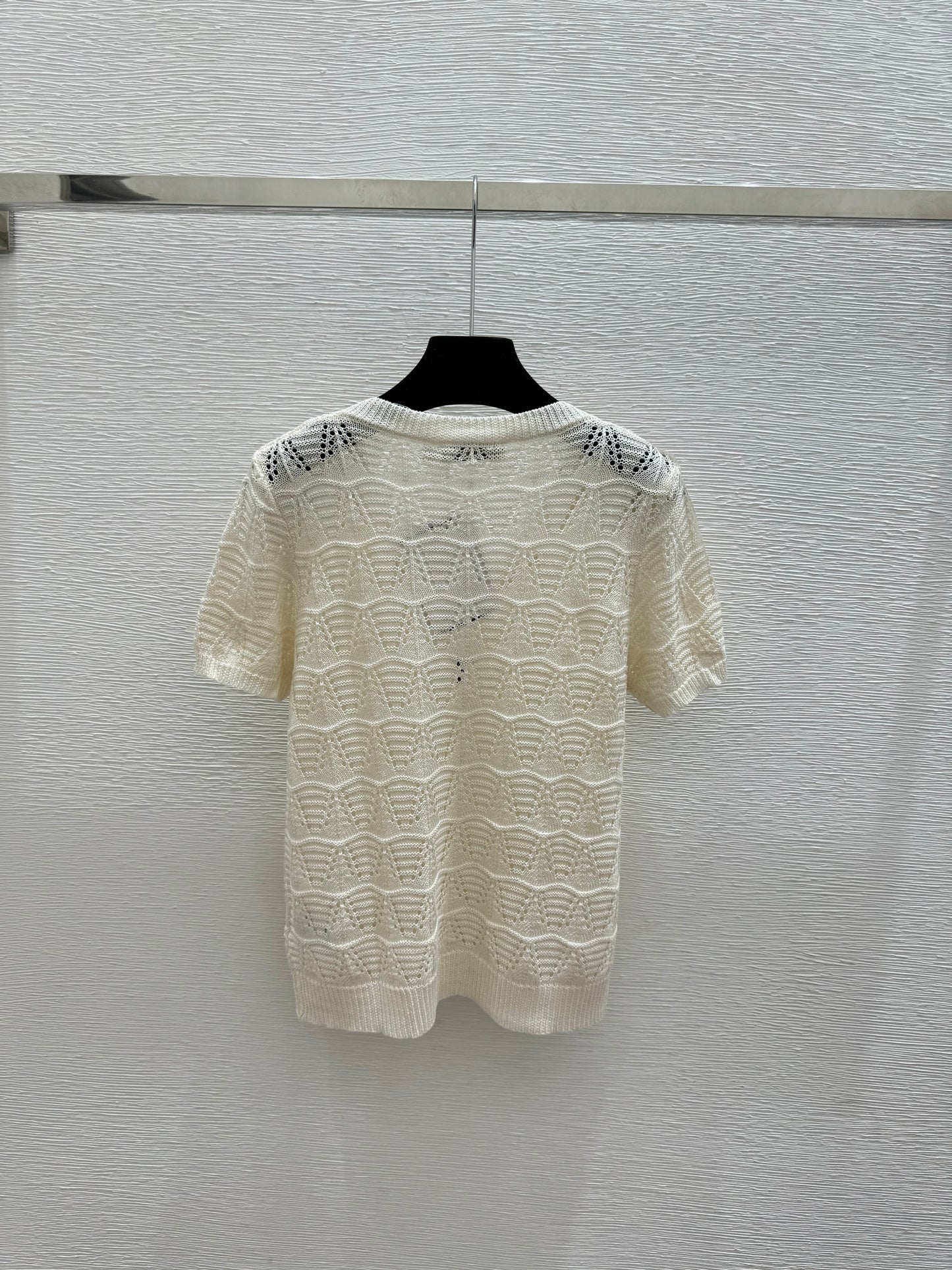 26 New Style: Solid-Color Openwork V-Neck Short-Sleeve Knit Top