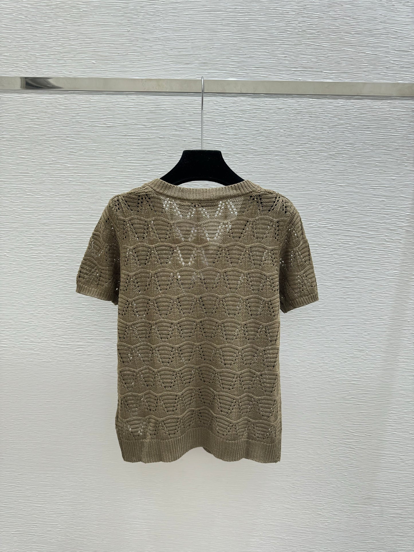 26 New Style: Solid-Color Openwork V-Neck Short-Sleeve Knit Top
