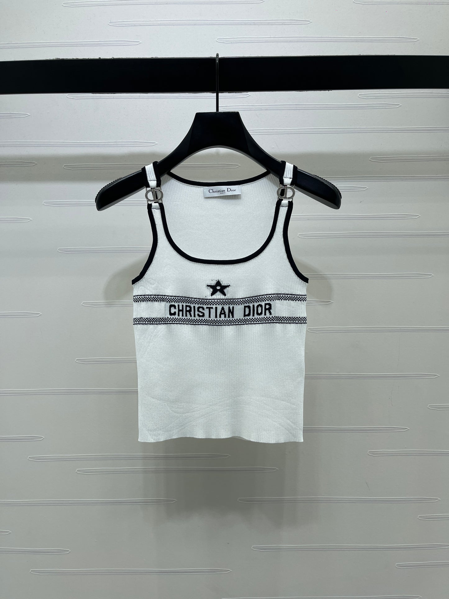 26 New Square-Neck Knitted Vest