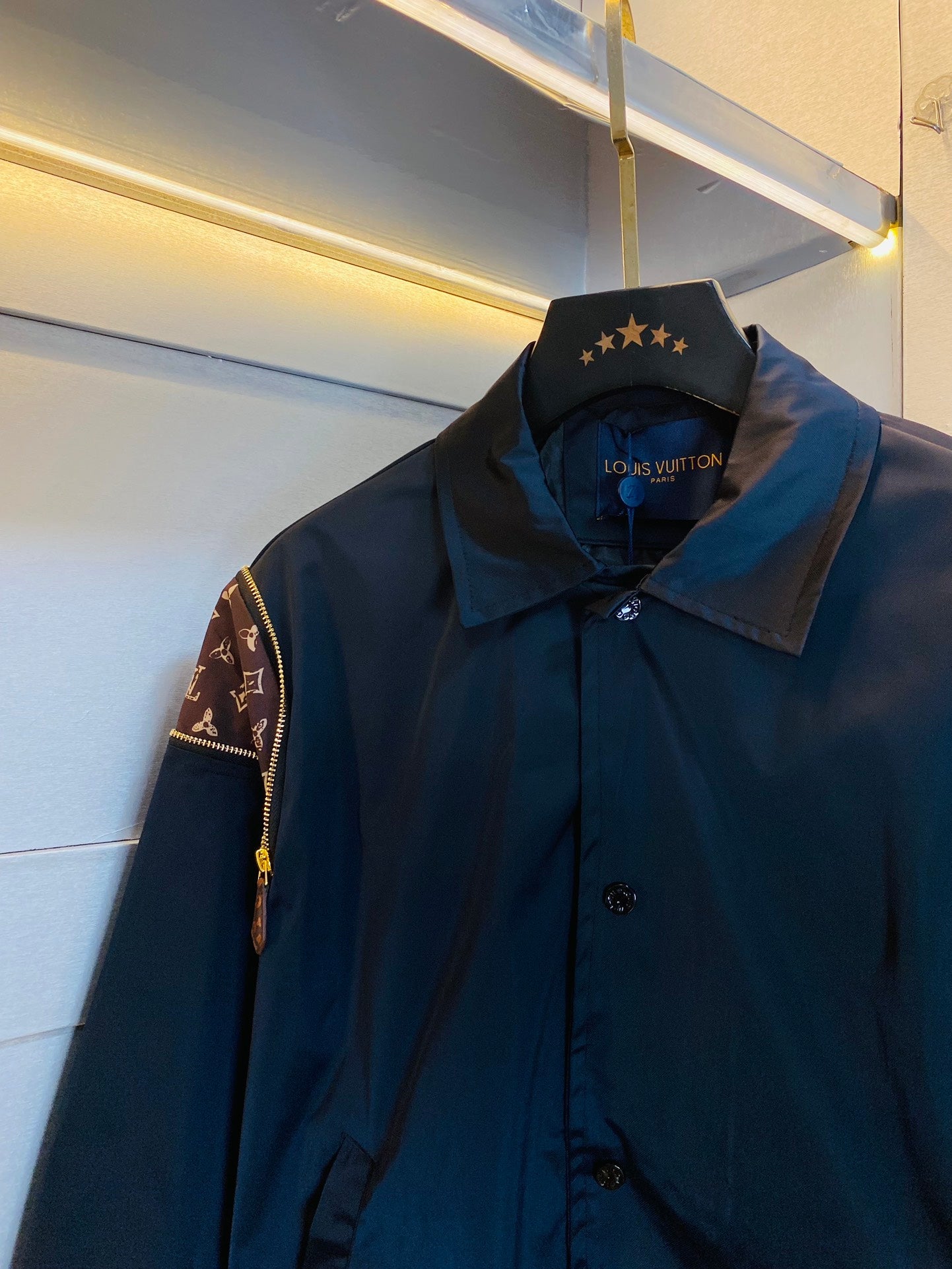 Outerwear, jacket, windproof coat
