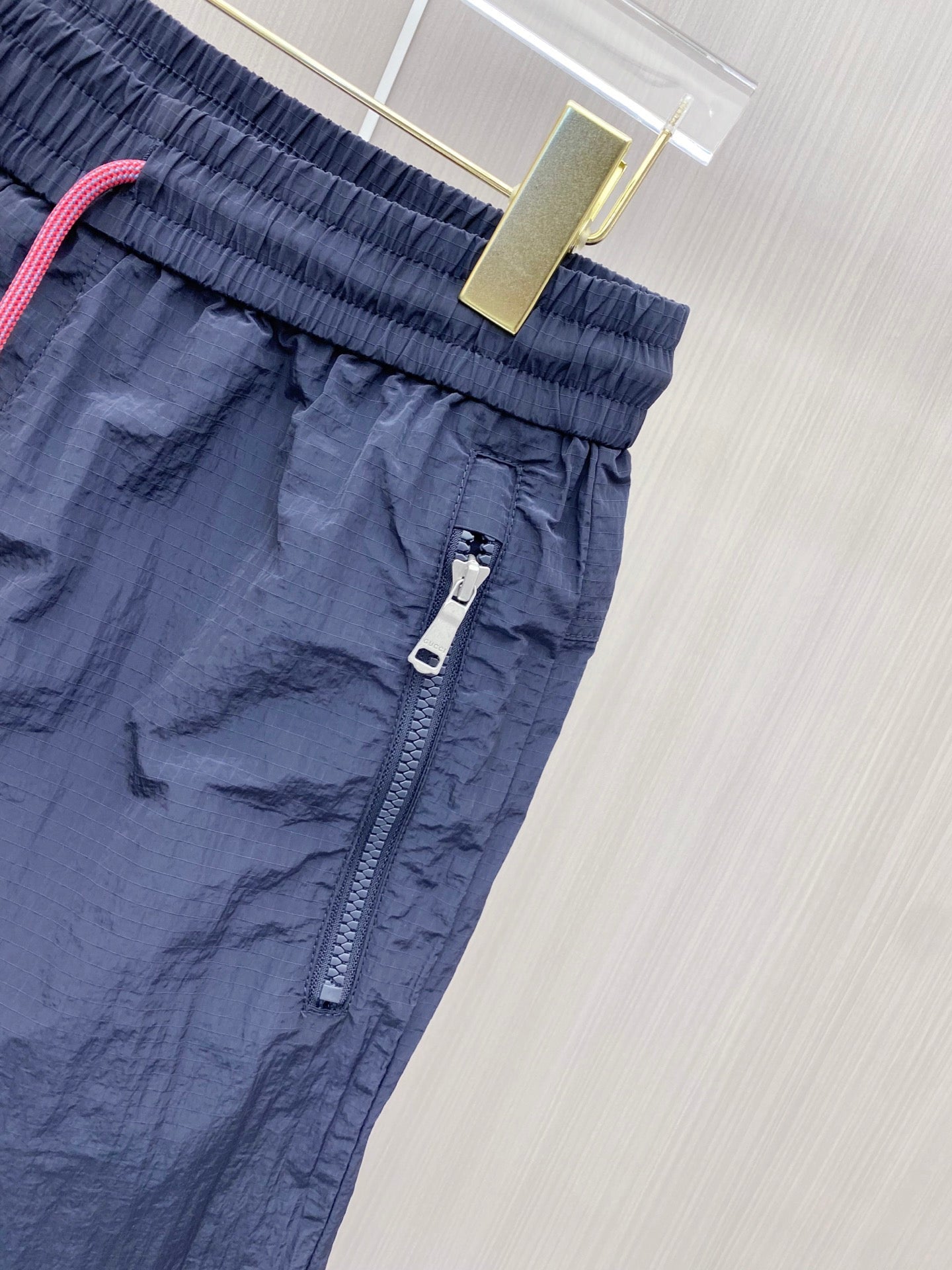 Color-blocked drawstring casual shorts