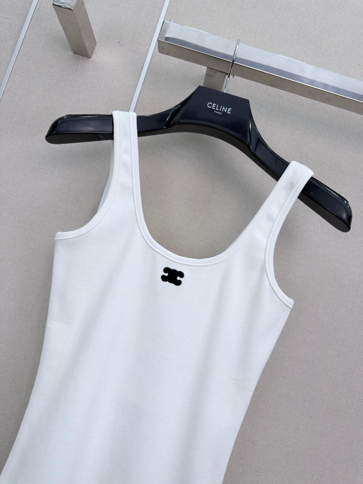 26 New Embroidered Vest