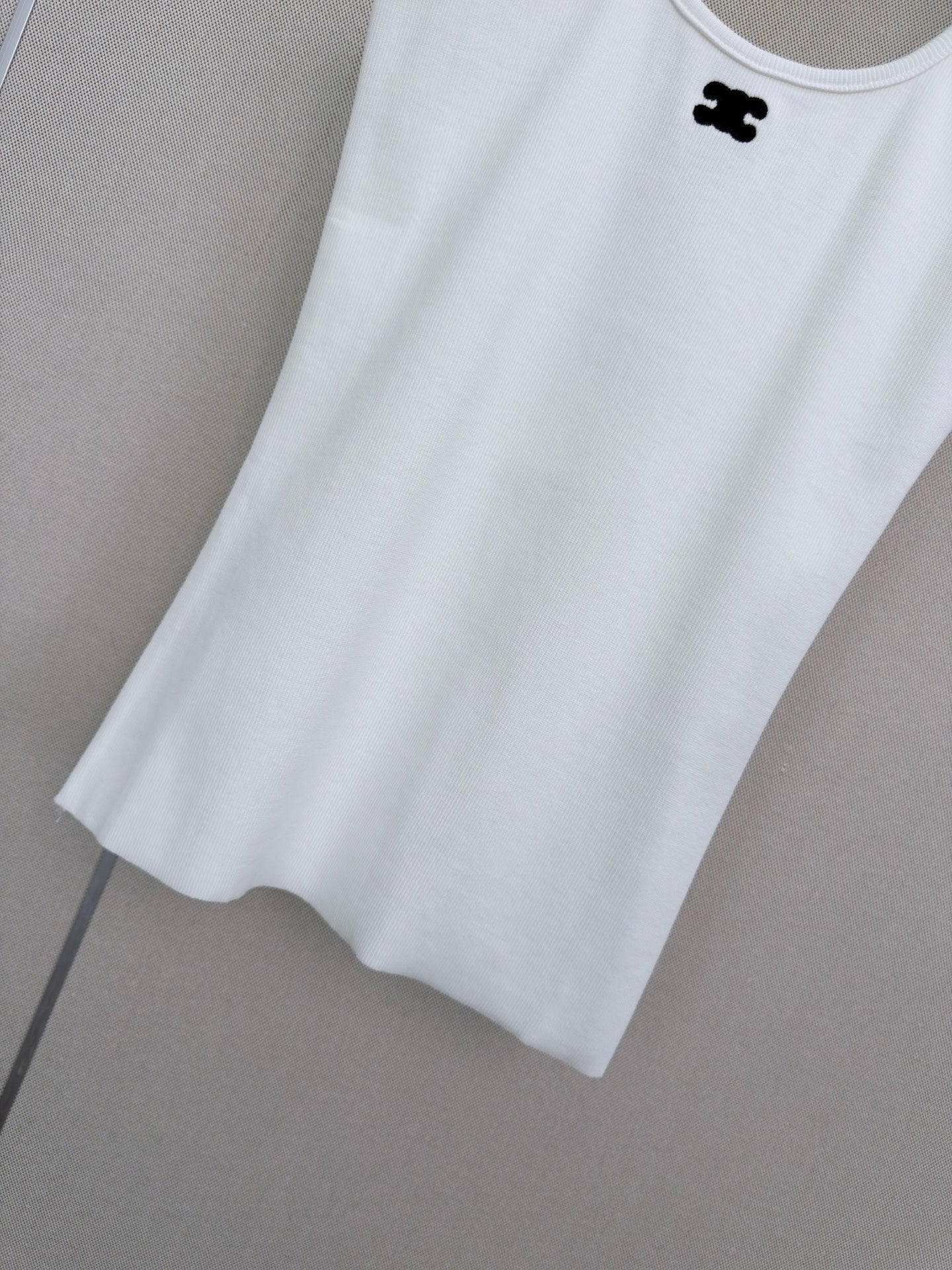 26 New Embroidered Vest
