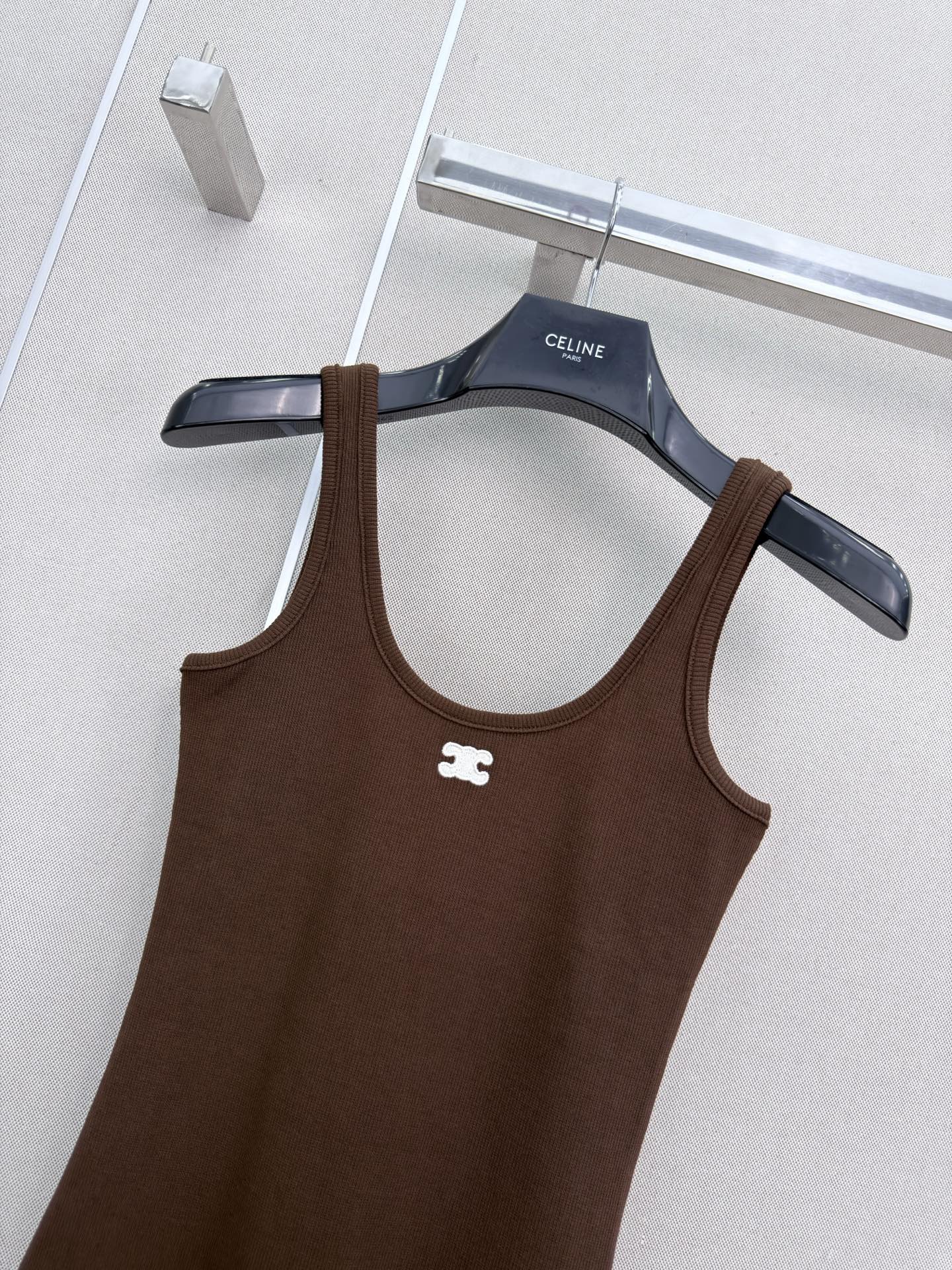 26 New Embroidered Vest