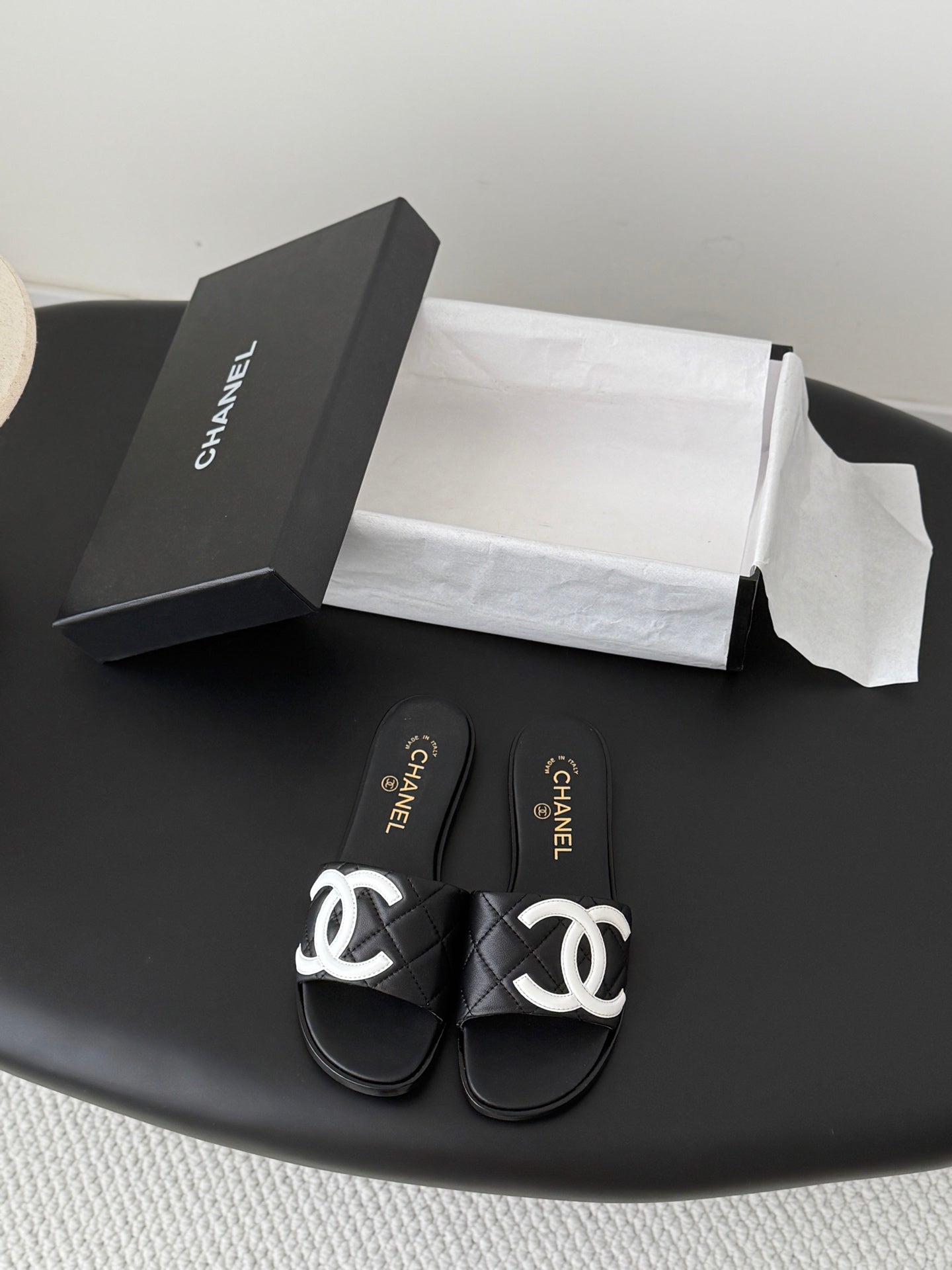 Used Kangpeng series slippers