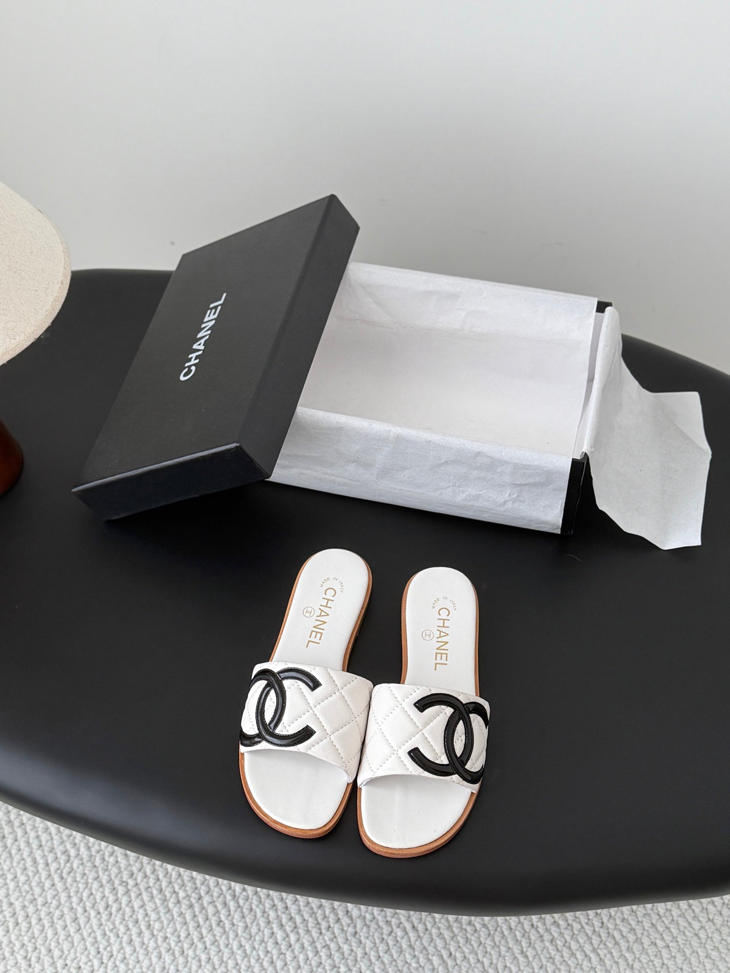 Used Kangpeng series slippers