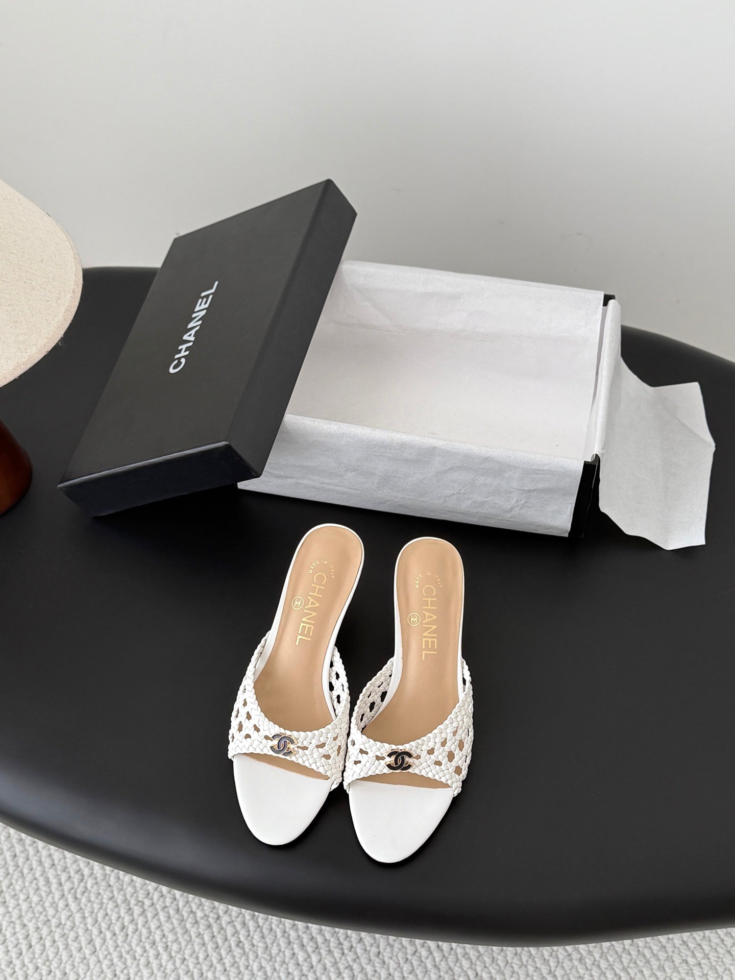 26 New Woven Slippers