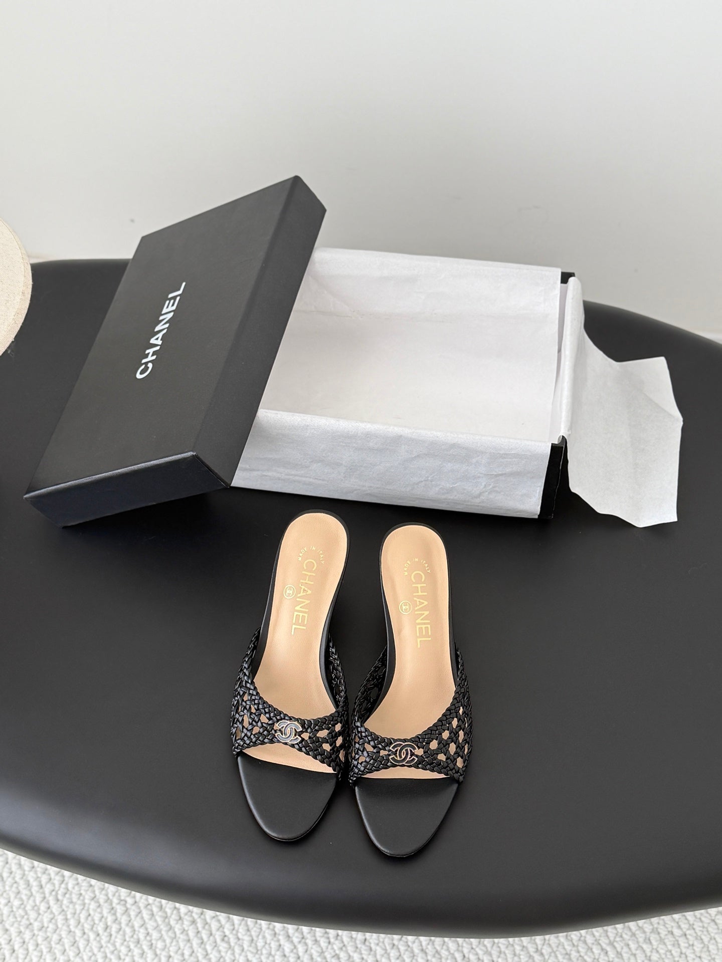 26 New Woven Slippers